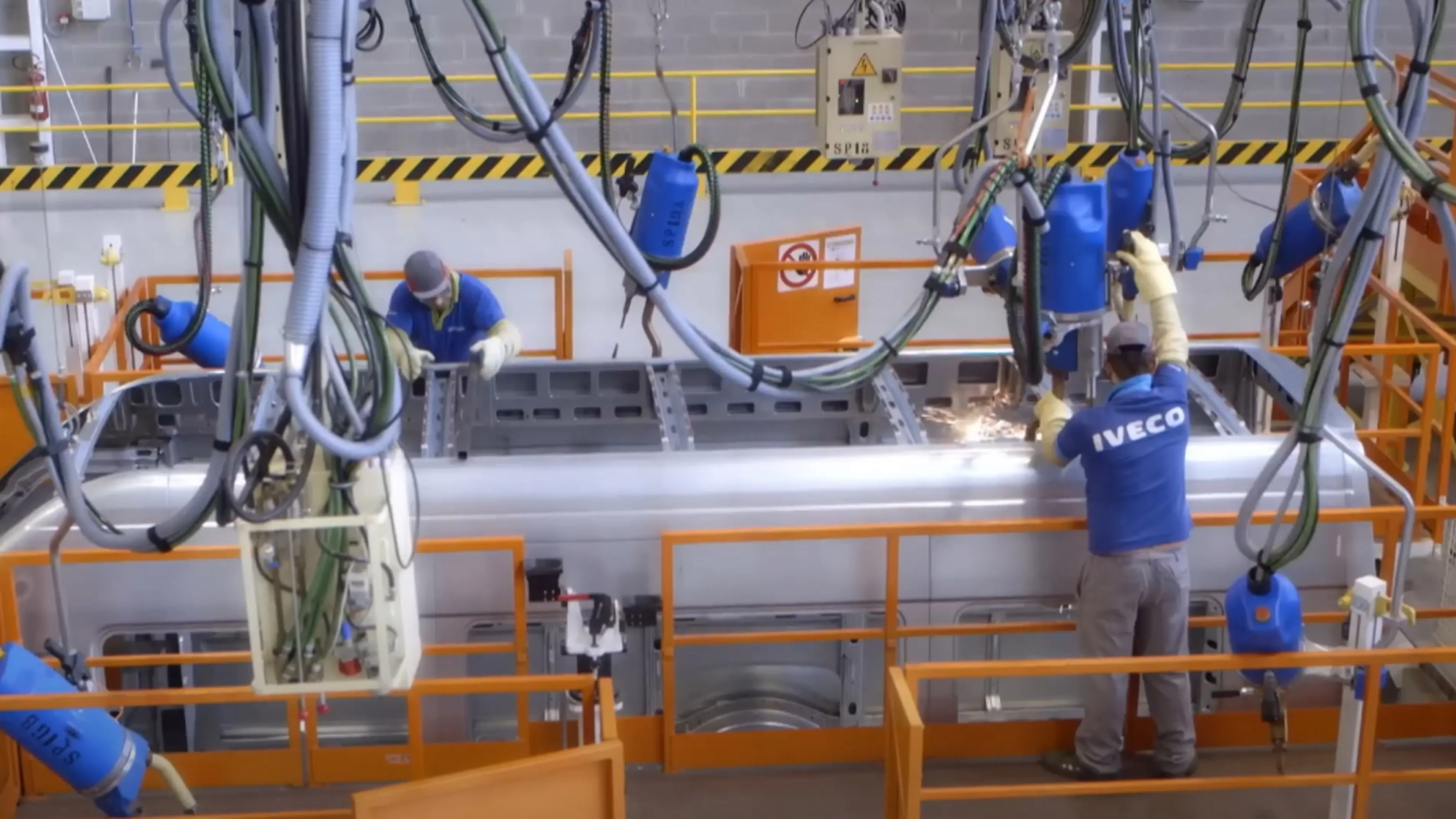 Iveco, sindacati: “Crescono volumi e investimenti”