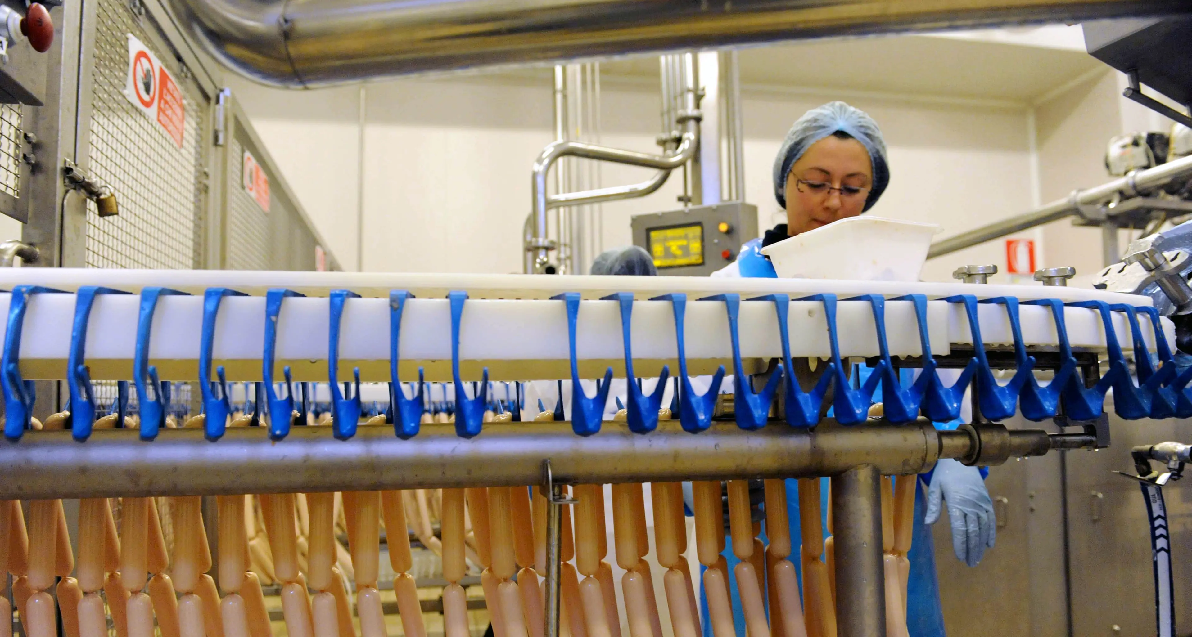 Donne, poche al lavoro e poco salario