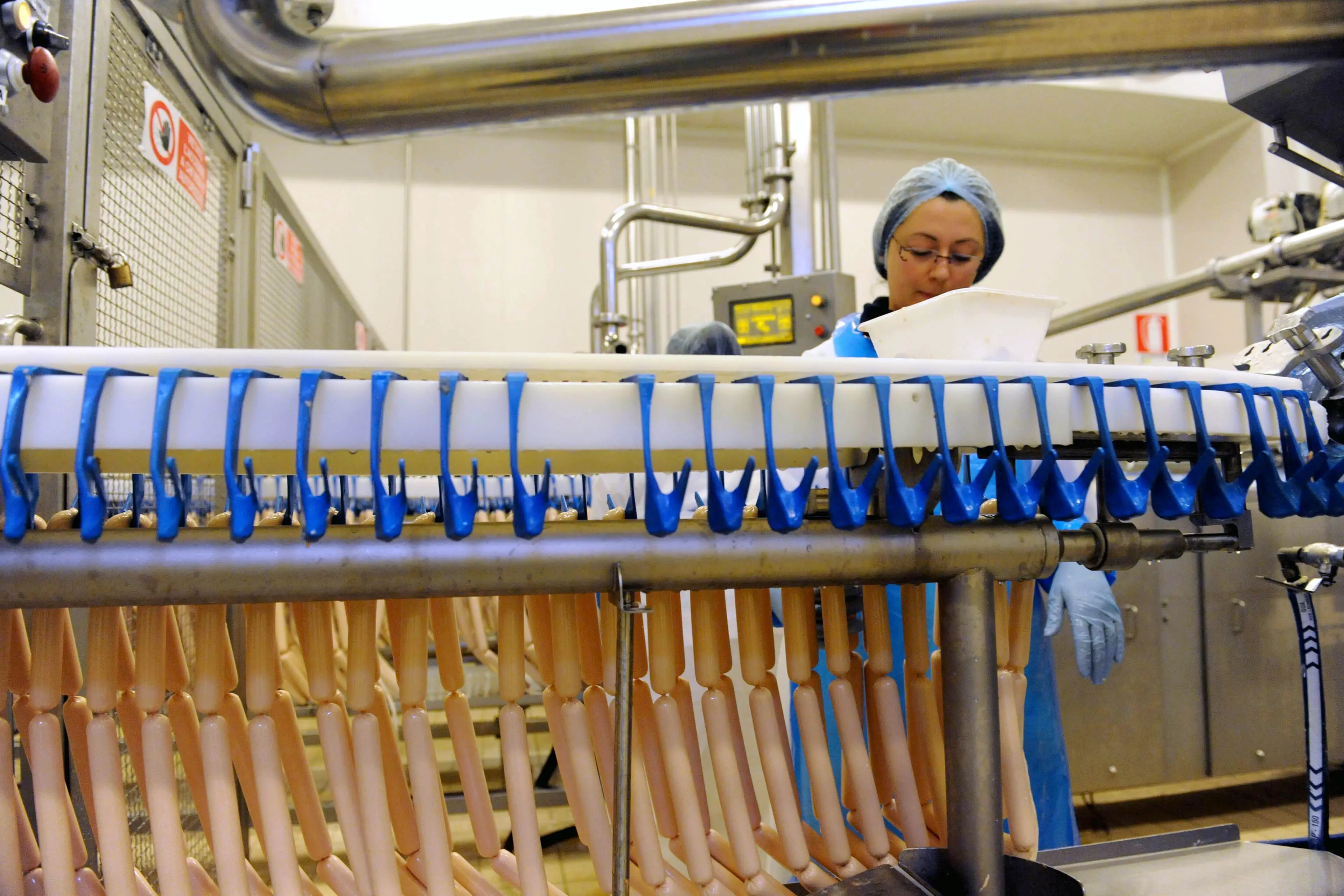 Donne, poche al lavoro e poco salario