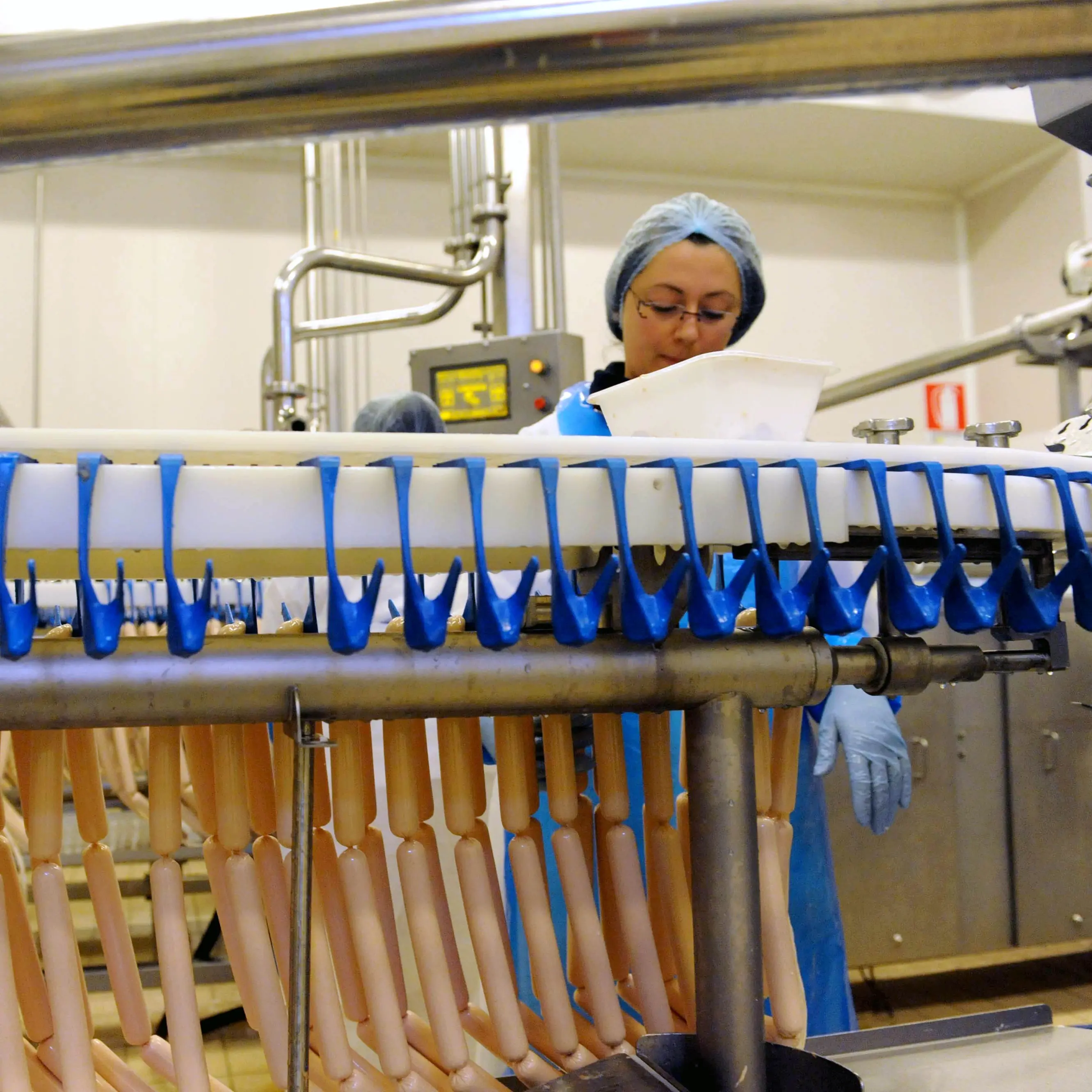 Donne, poche al lavoro e poco salario