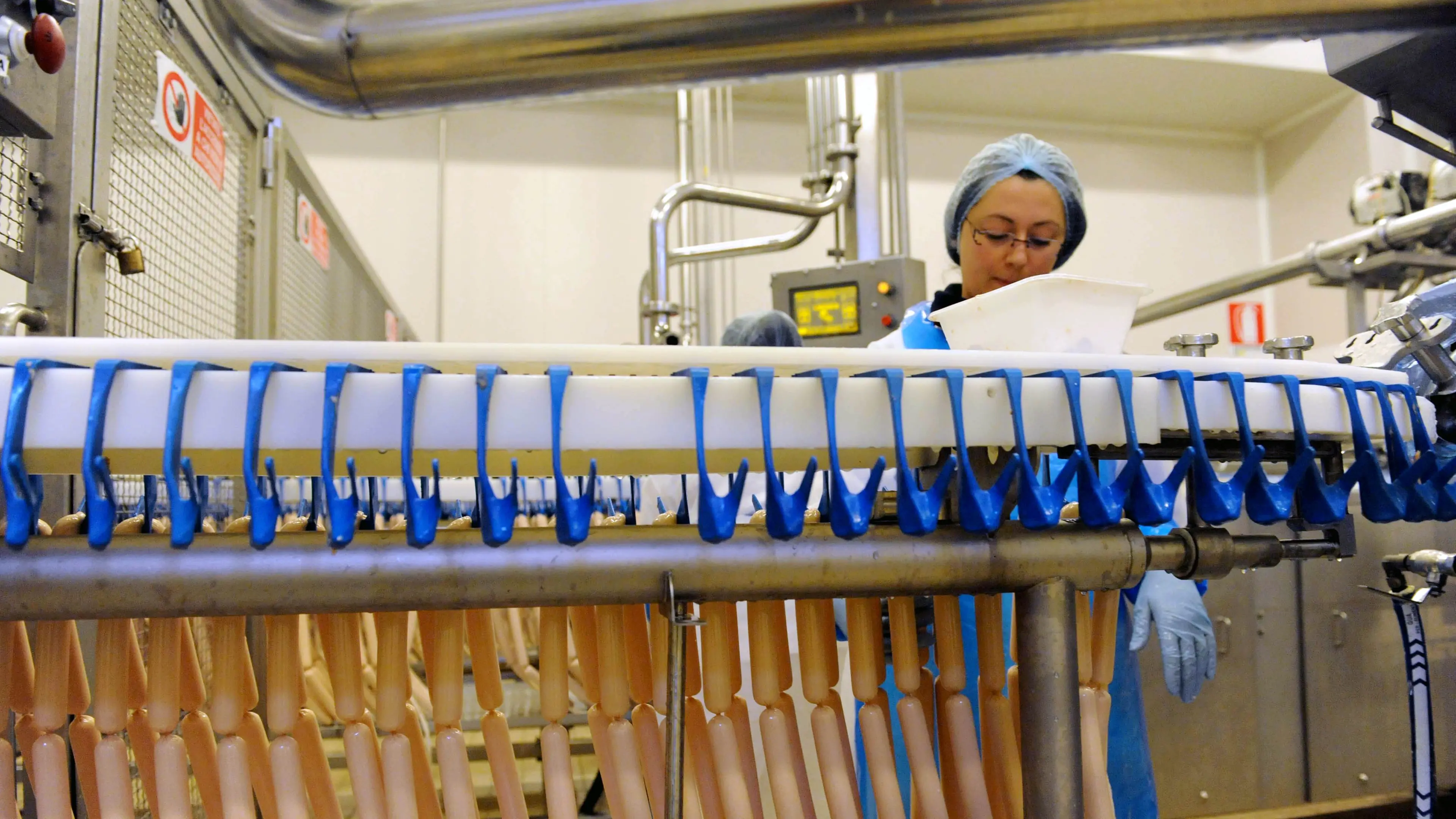 Donne, poche al lavoro e poco salario