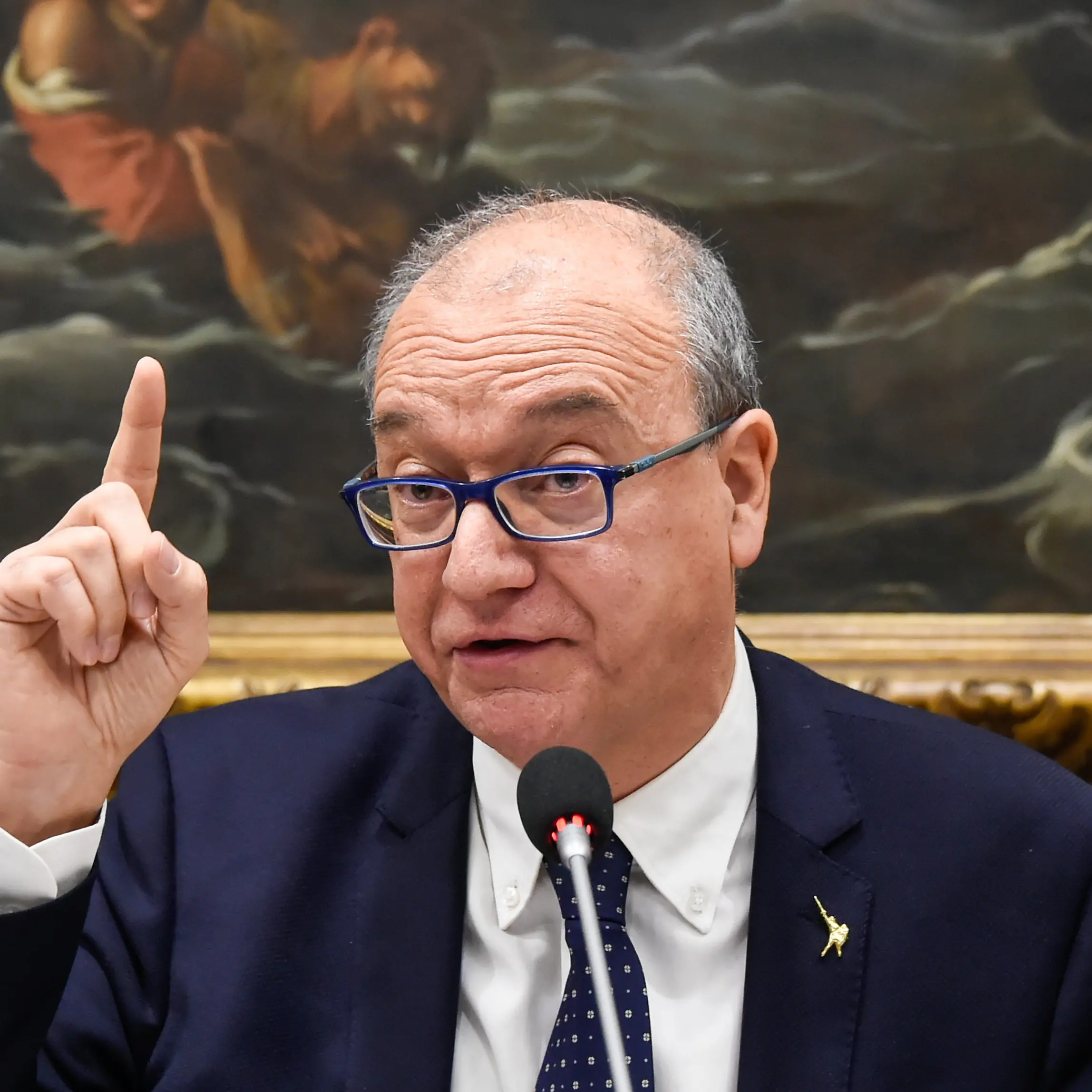 “Gli studenti puliscano le aule”. L’ultima circolare di Valditara