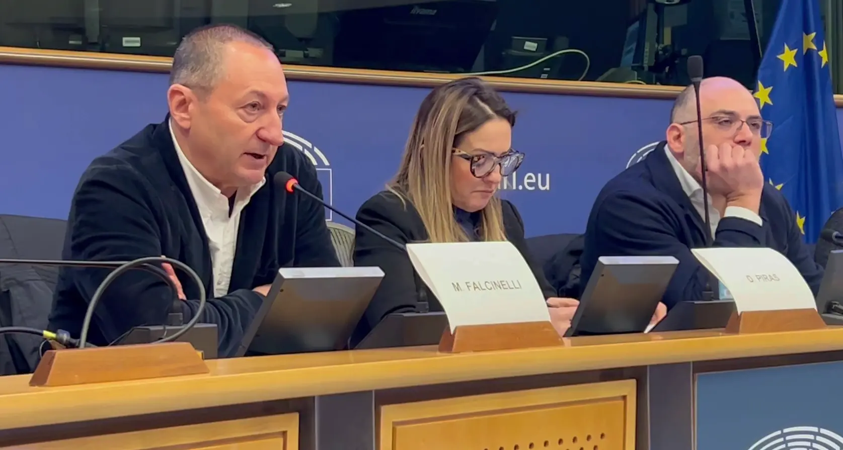 in primo piano Marco Falcinelli, segretario generale Filctem Cgil