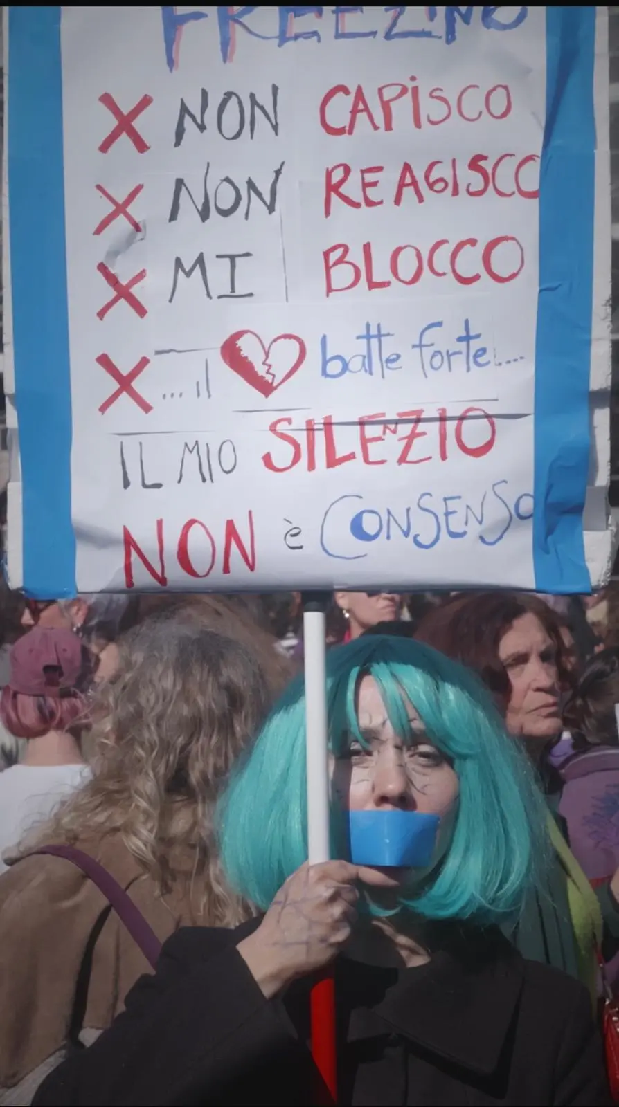 La piazza di Roma contro il ddl Bongiorno
