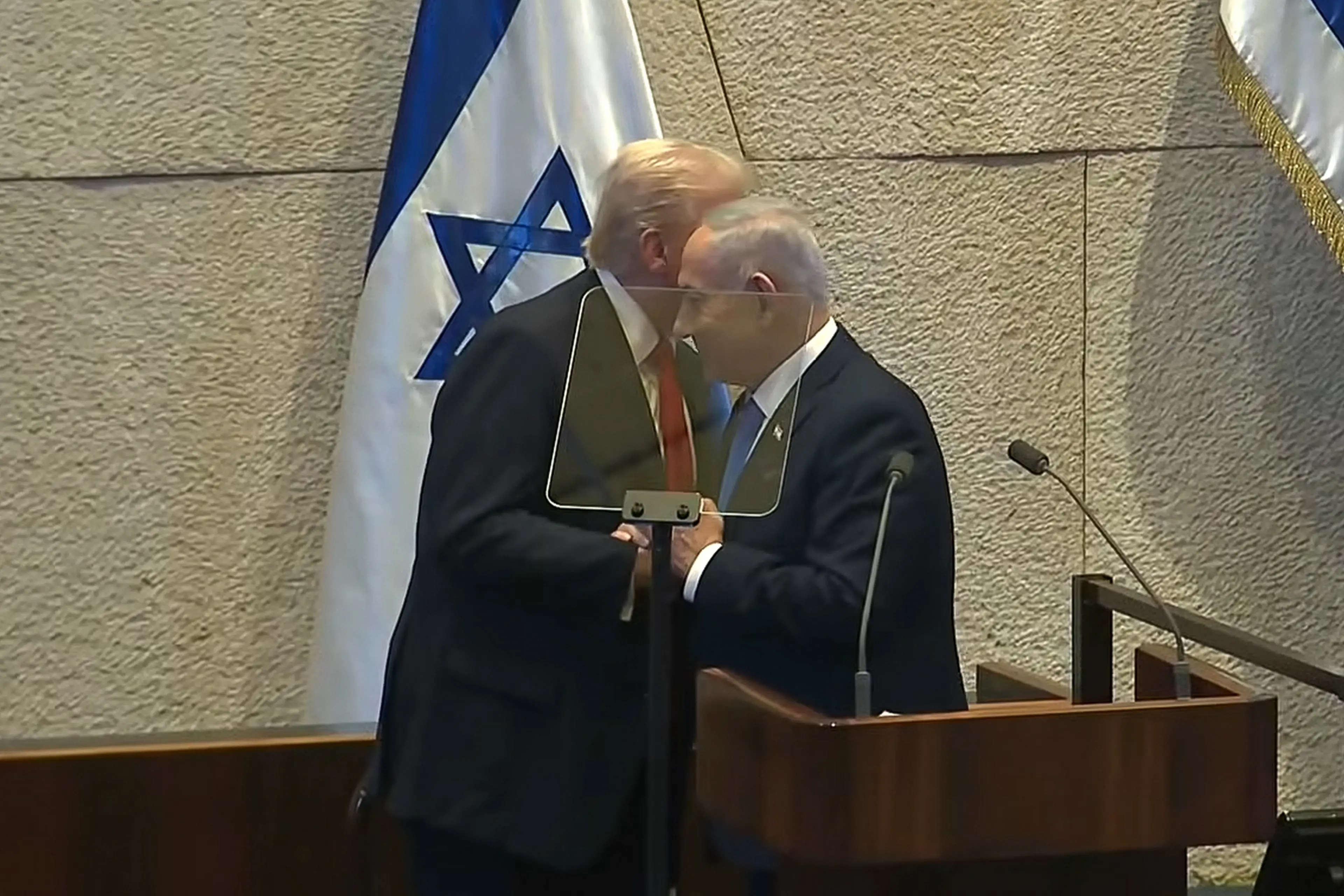 Iran, l’escalation e l’azzardo feroce di Trump e Netanyahu