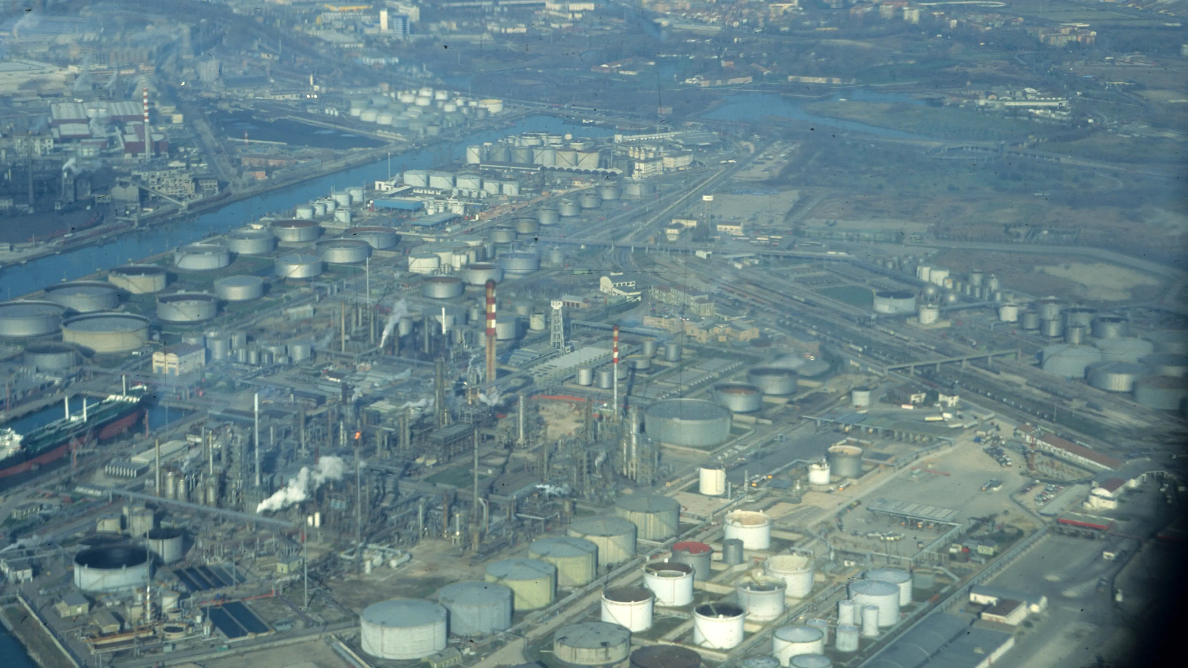 Versalis Marghera, scatta lo stato di agitazione