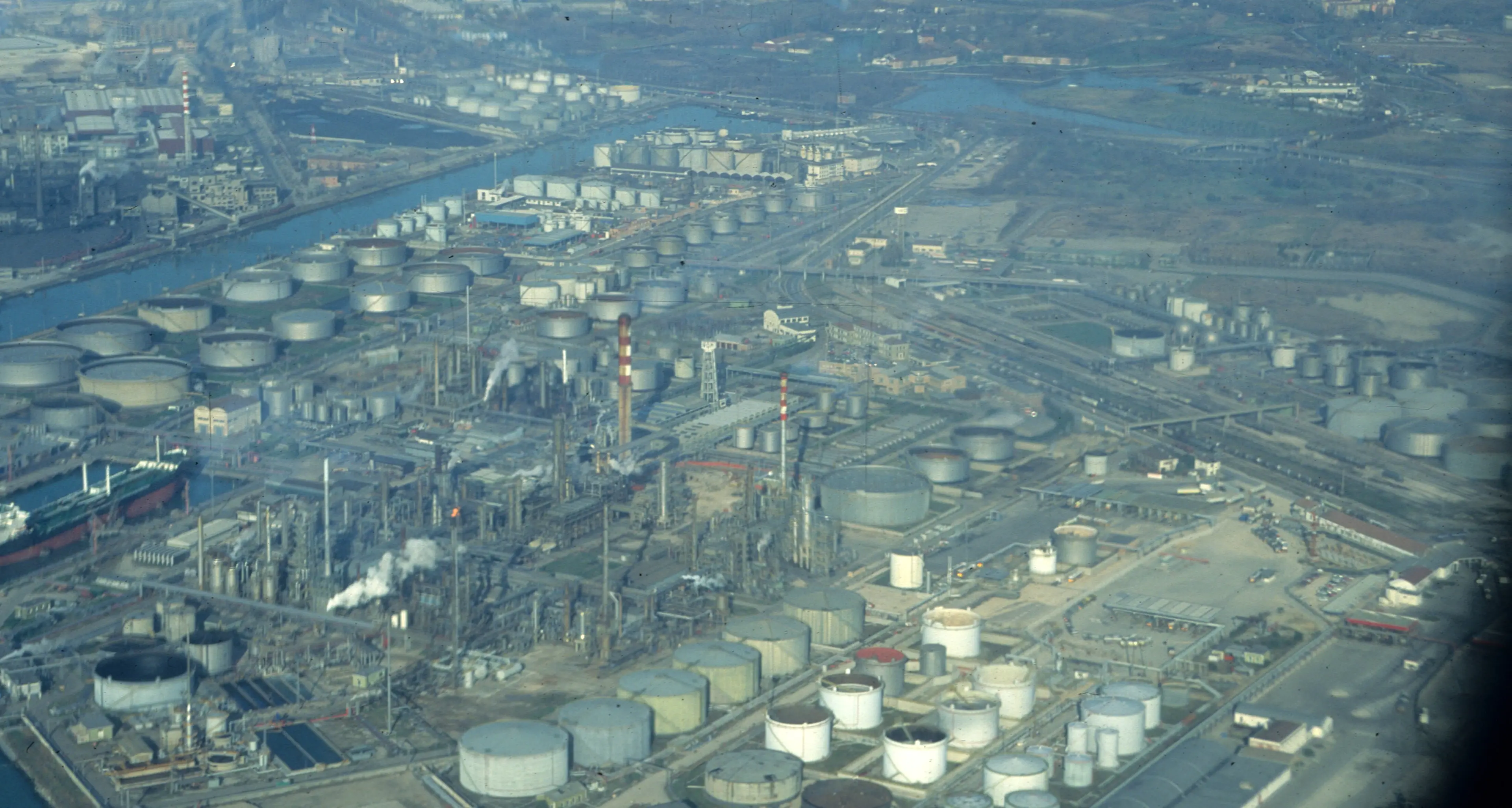 Versalis Marghera, scatta lo stato di agitazione