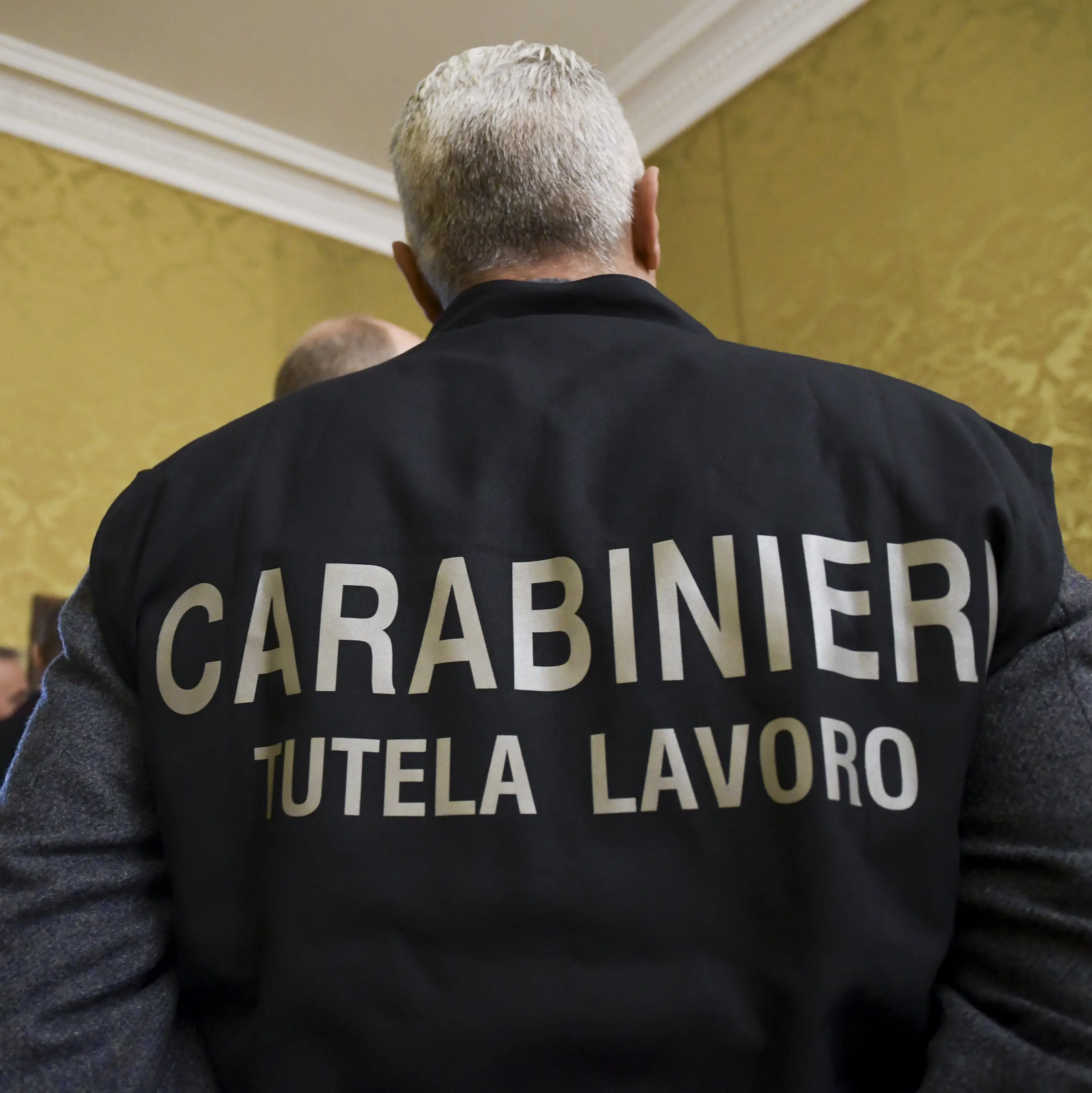 Lavoro nero nel tessile, 11 irregolari a Barletta
