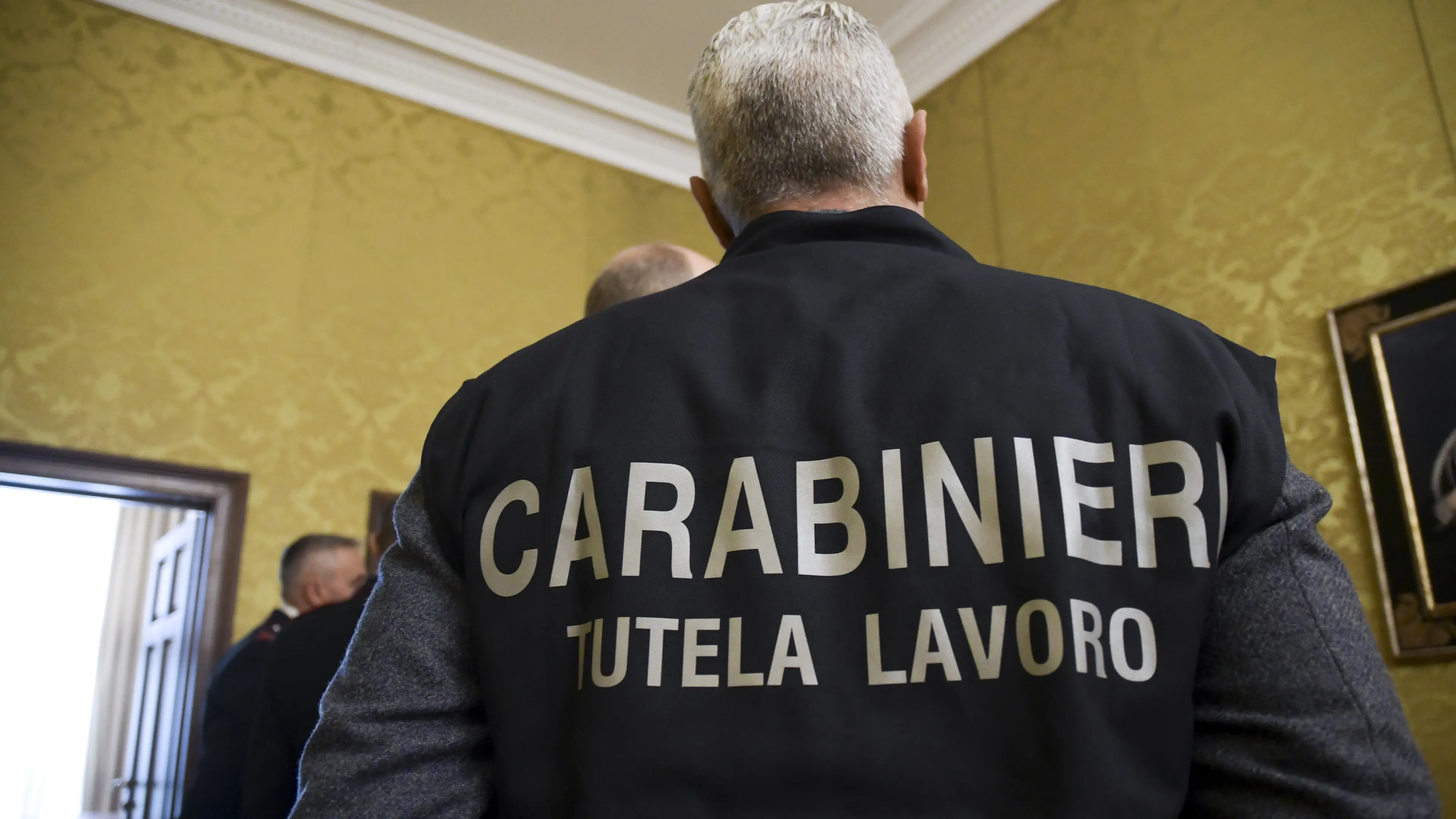 Lavoro nero nel tessile, 11 irregolari a Barletta