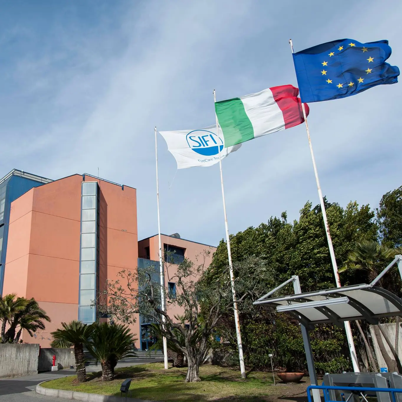 Aci Sant’Antonio, due vertenze e oltre 90 posti a rischio