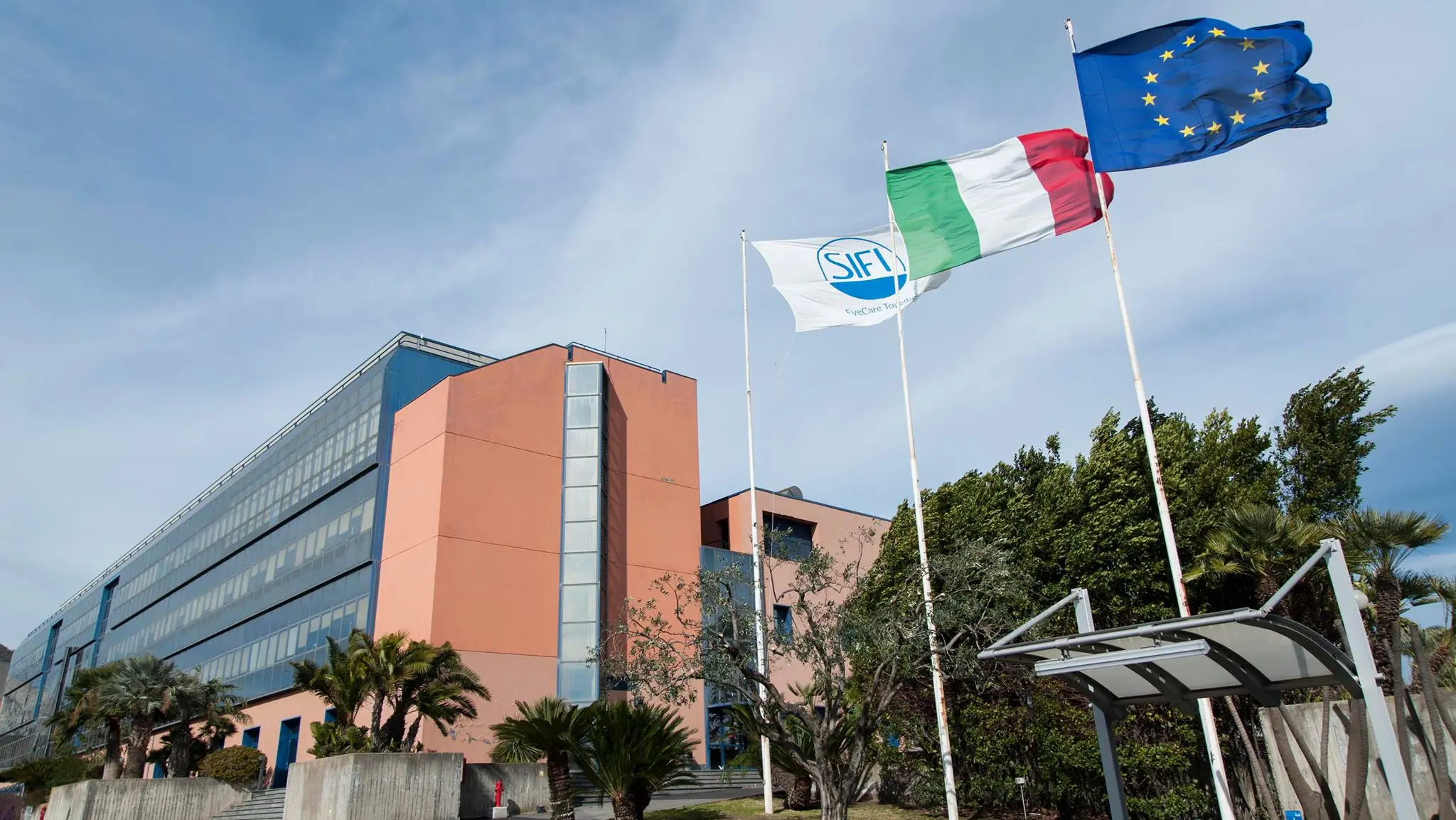 Aci Sant’Antonio, due vertenze e oltre 90 posti a rischio