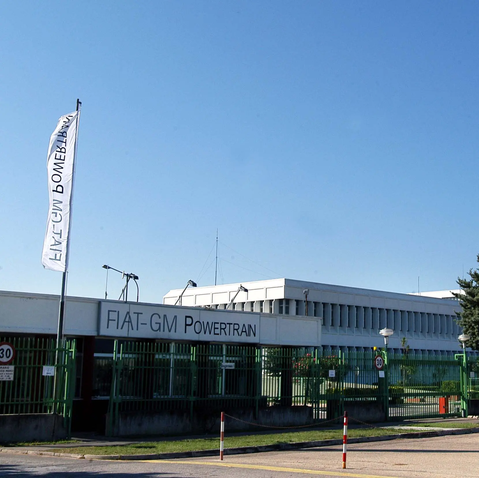 Stellantis, a Termoli gli esuberi scendono a 400