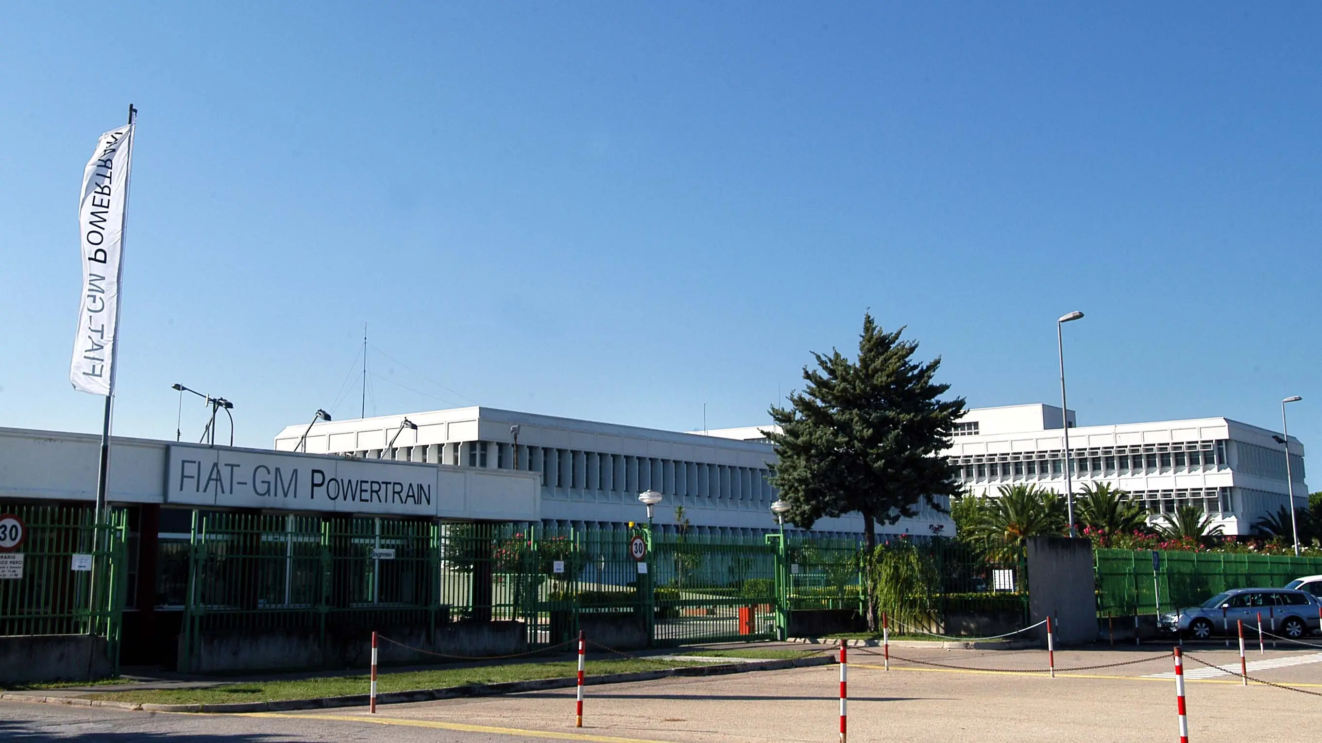 Stellantis, a Termoli gli esuberi scendono a 400