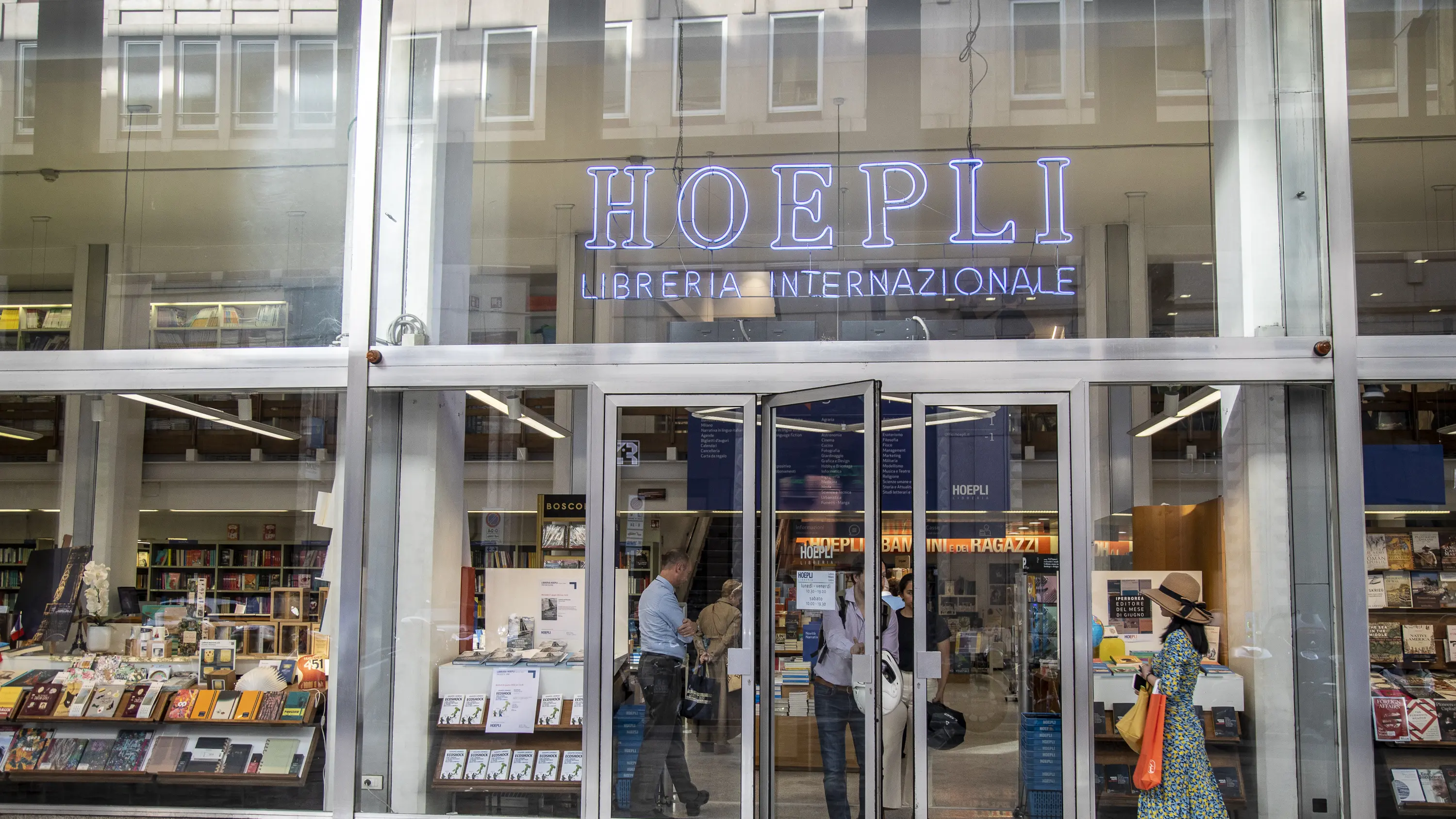 Sciopero alla libreria Hoepli di Milano, ‘la cultura non si svende’