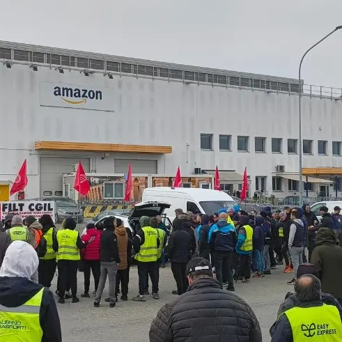 Appalti Amazon Bologna: licenziati i rappresentanti sindacali Tdu