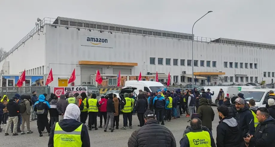Appalti Amazon Bologna: licenziati i rappresentanti sindacali Tdu