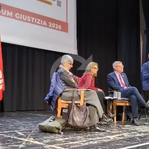 Bergamo, Landini: “La democrazia la si difende praticandola, vota No”