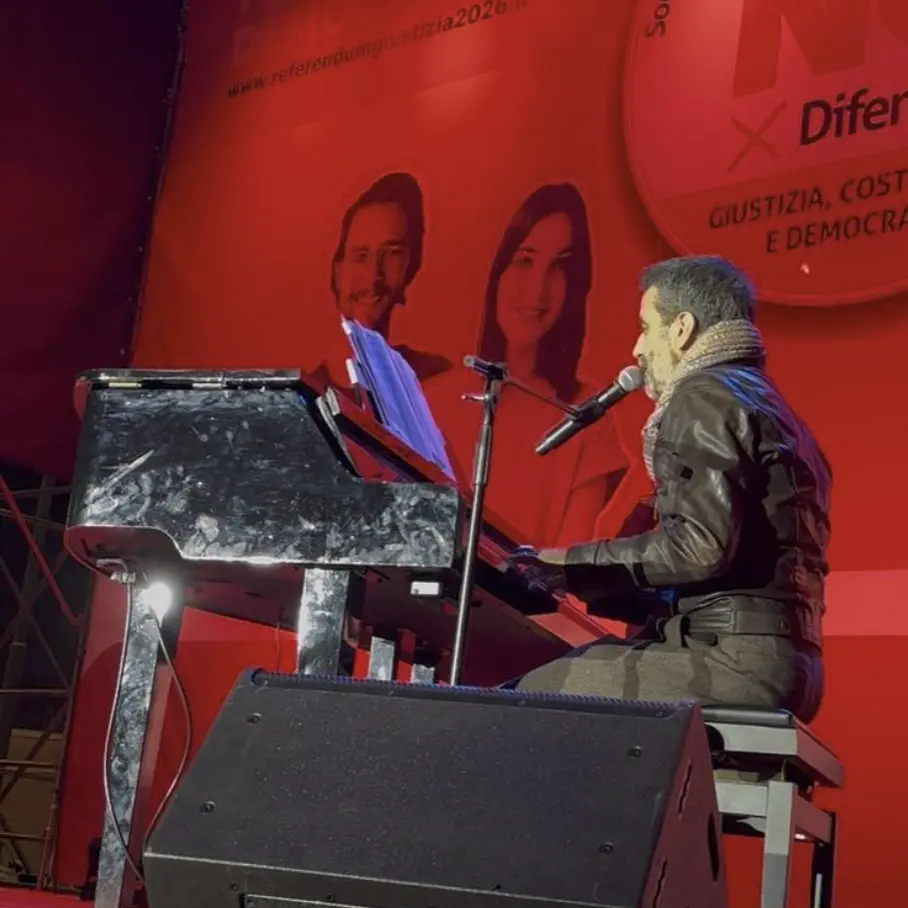 “Un Paese di sana e robusta Costituzione”, il No\u00A0in musica di Daniele Silvestri