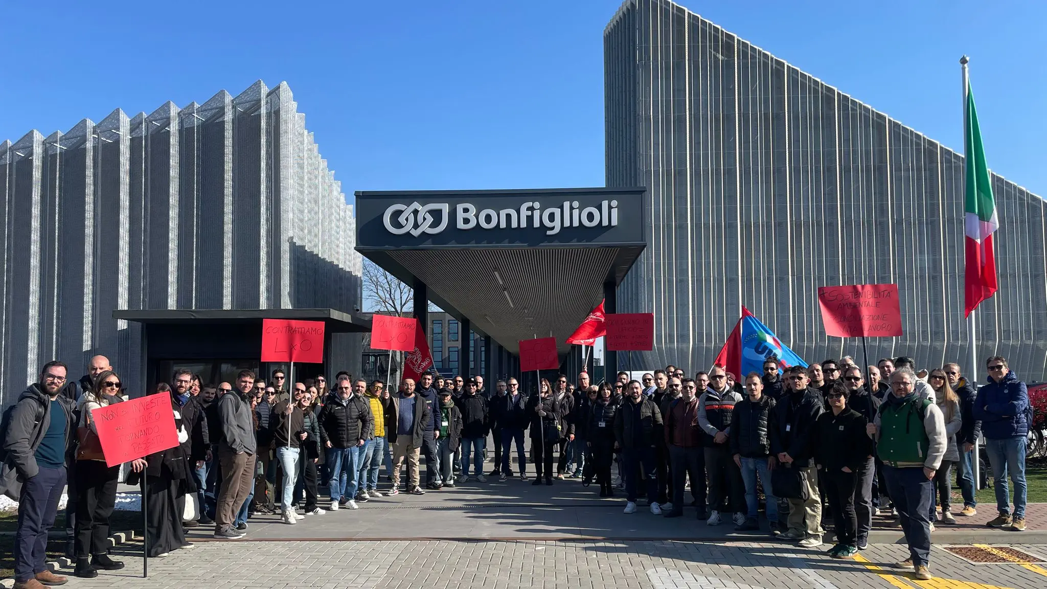 Bonfiglioli, sciopero e presidi contro la riduzione dello smart working