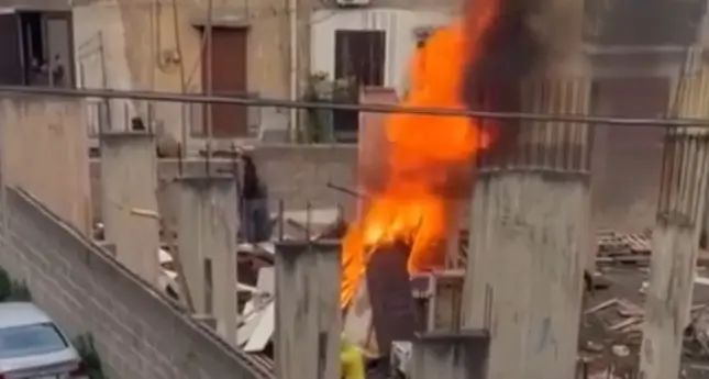 Palermo, vampe di San Giuseppe, scene di guerriglia. Fp Cgil: “Solidarietà ai vigili del fuoco assaliti”