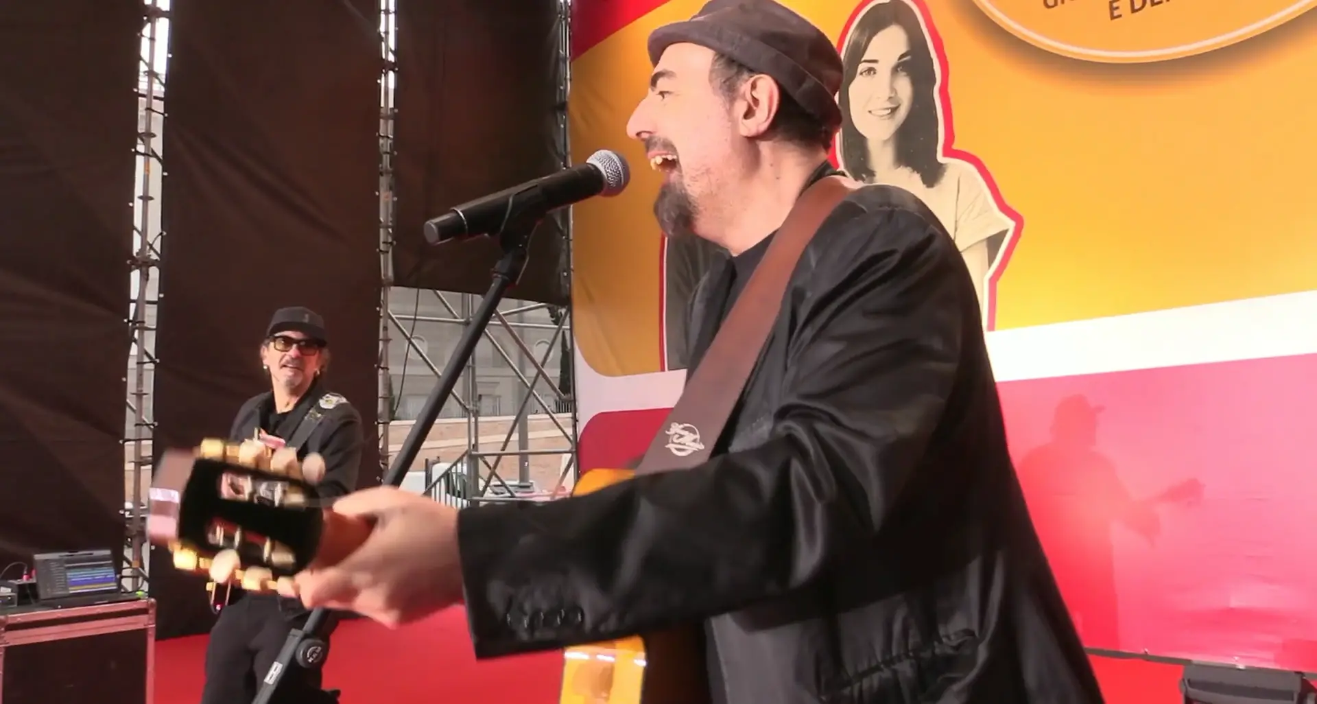 “C’è chi dice no”, la versione di Piji per il referendum