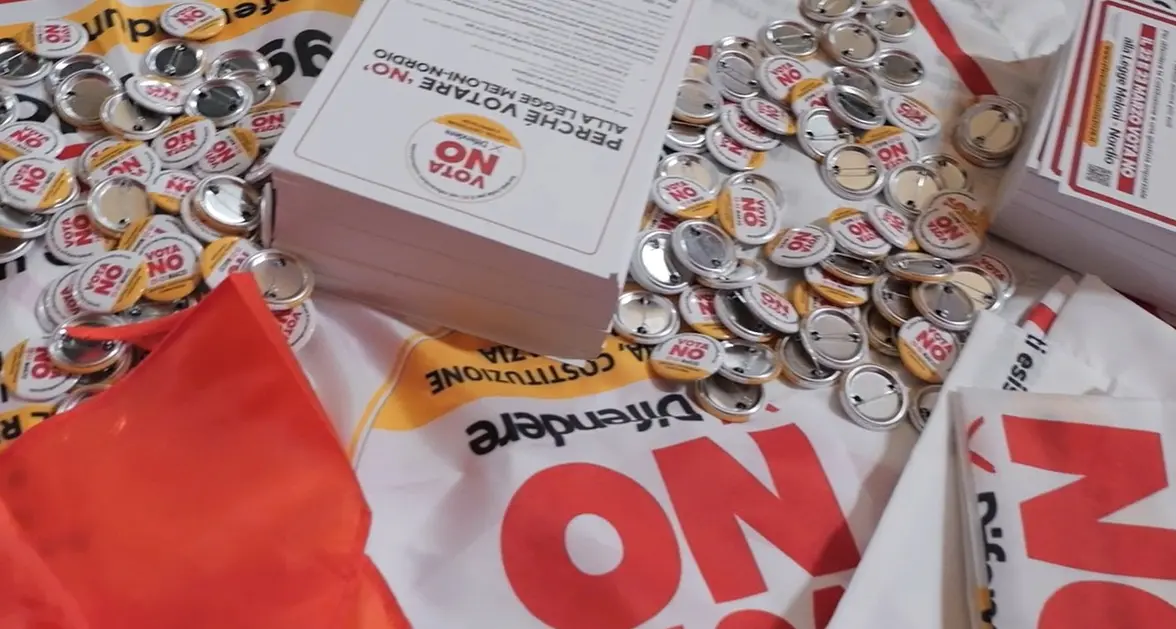 Parma, polizia locale ferma delegati Cgil a Felino durante un volantinaggio per il No al referendum