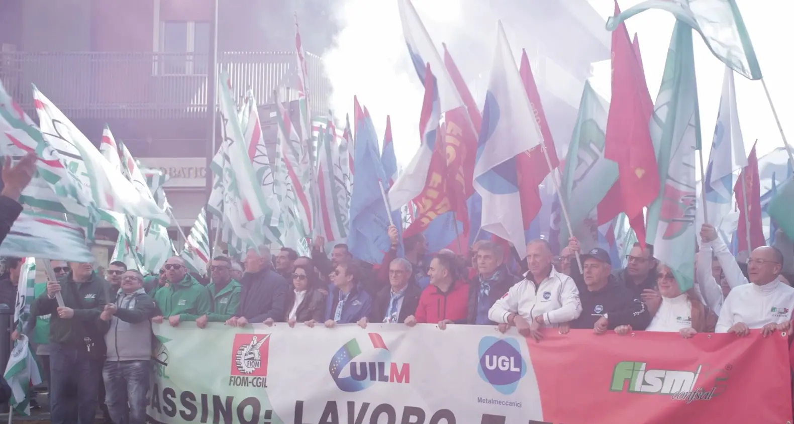 Migliaia in piazza: “Cassino non si tocca”