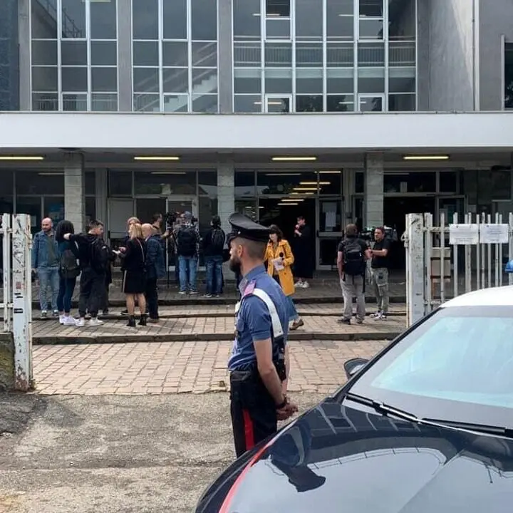 Bergamo, prof accoltellata a scuola: la repressione non è la risposta