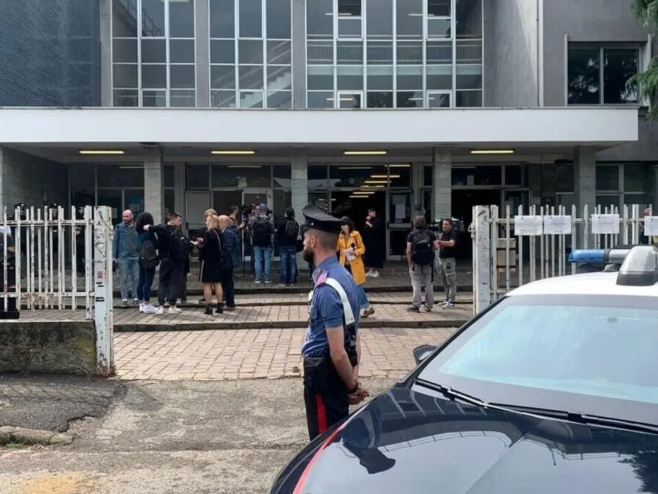 Prof accoltellata a Bergamo: la repressione non è la risposta 