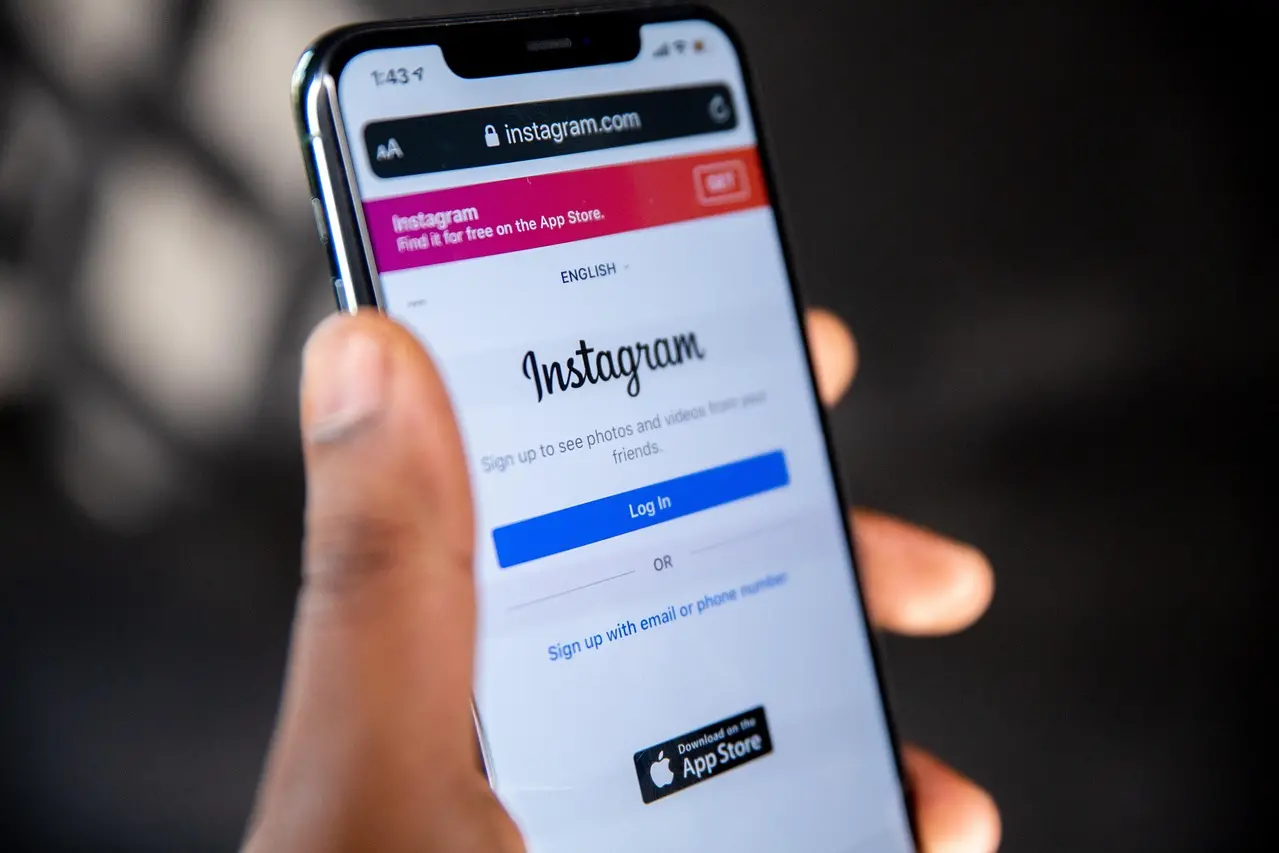 Instagram, stop alla crittografia DM: sicurezza o controllo?