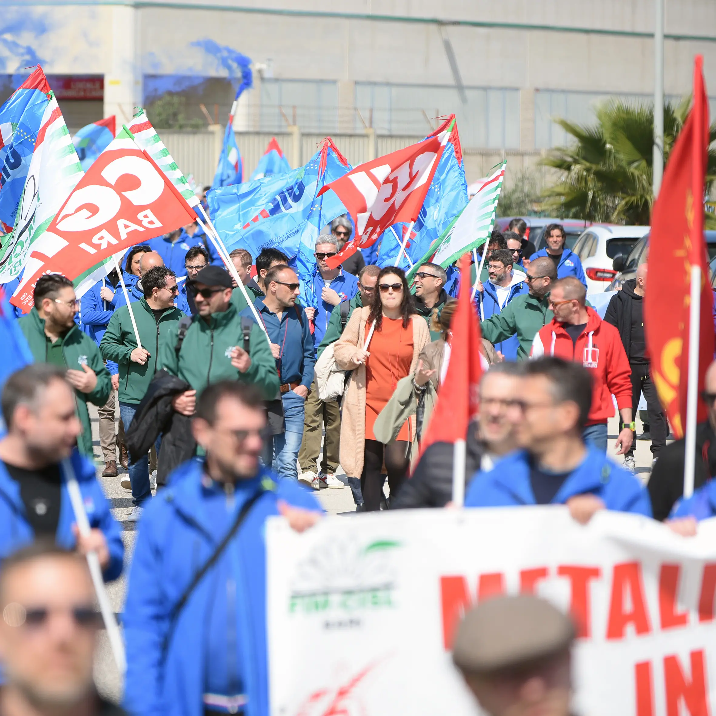 A Marghera i comizi di Landini, Fumarola e Bombardieri