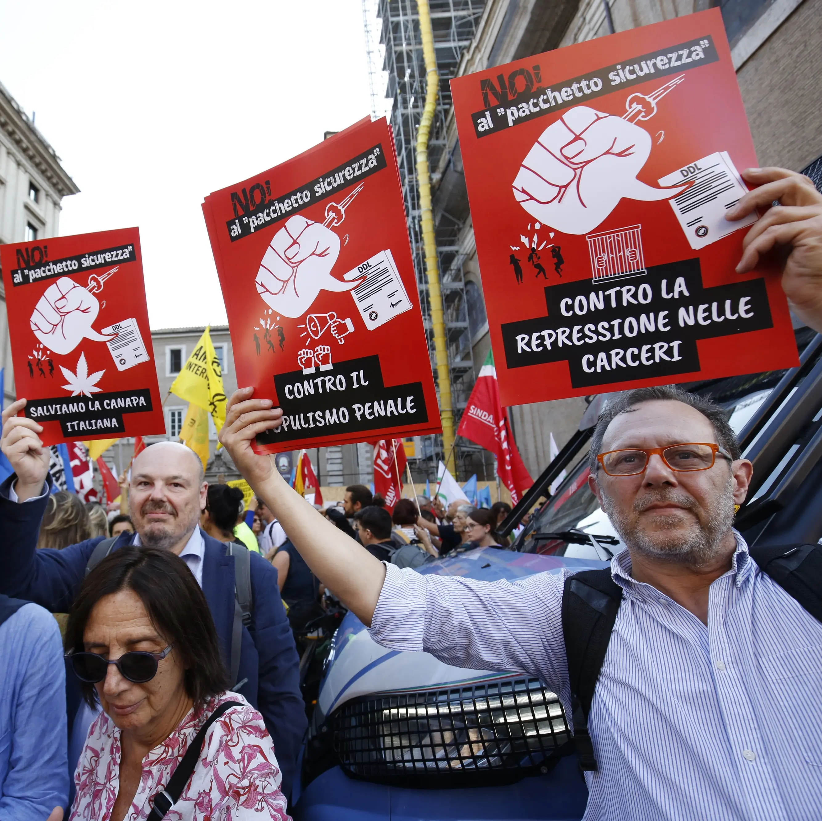 Propaganda e pugno duro: il decreto sicurezza è servito