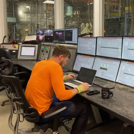 Pilkington, Apollo vuole comprare NSG: attenzione dei sindacati