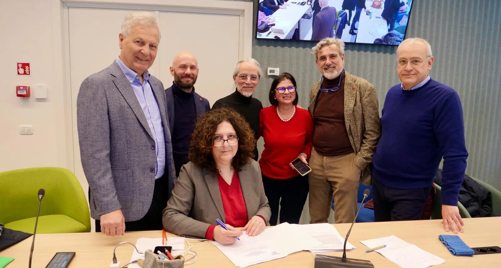 Scuola, sì al nuovo contratto. Aumenti di 136 euro