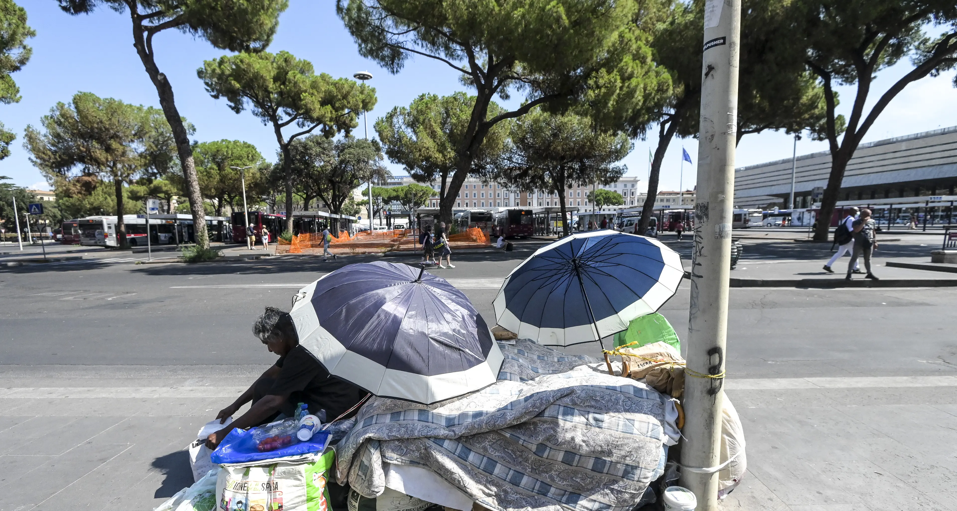 Il governo latita sul fronte povertà