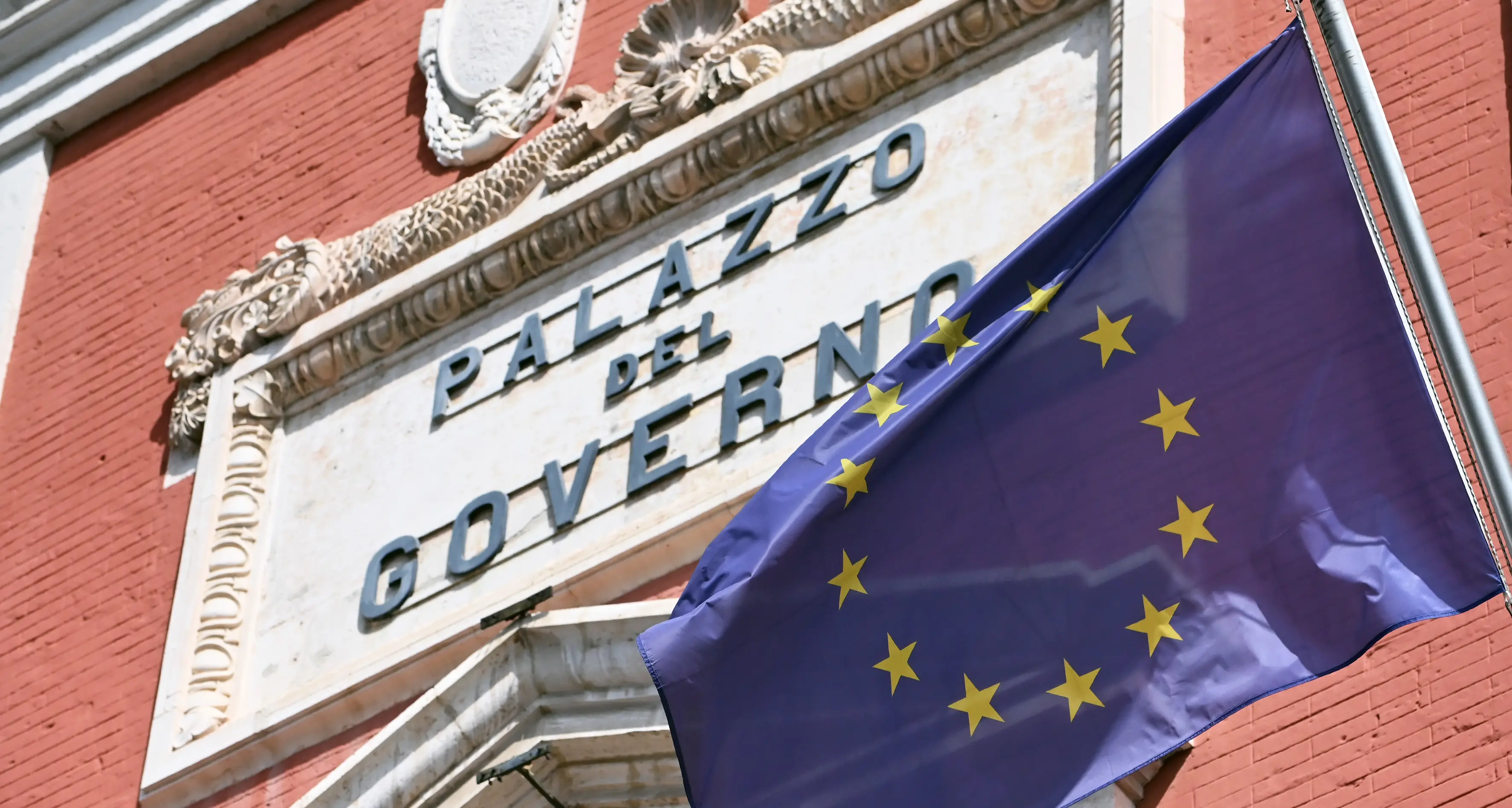 Pnrr, ancora tagli al welfare