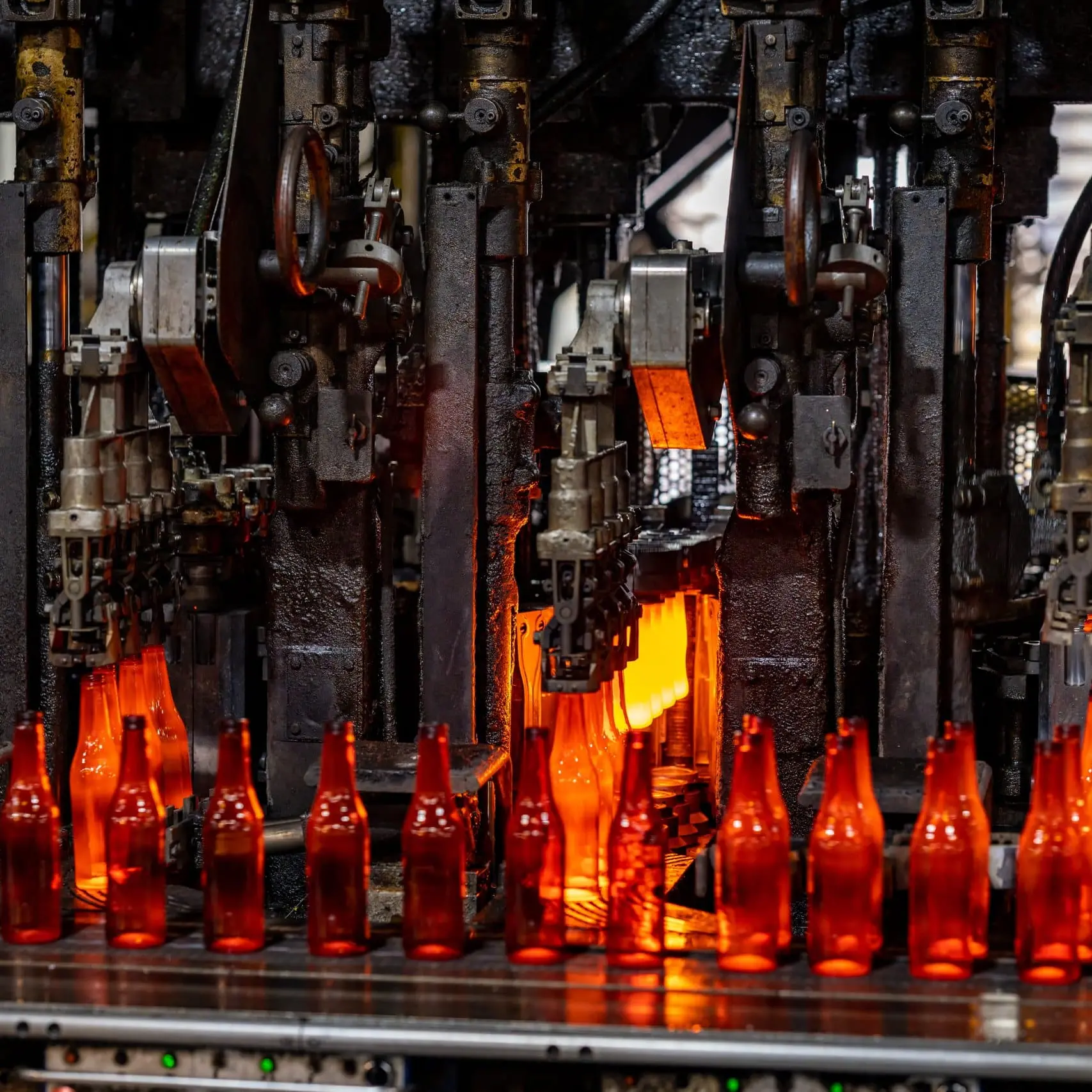 Vetro e lampade, firmata l’ipotesi di rinnovo: 206 euro nel triennio