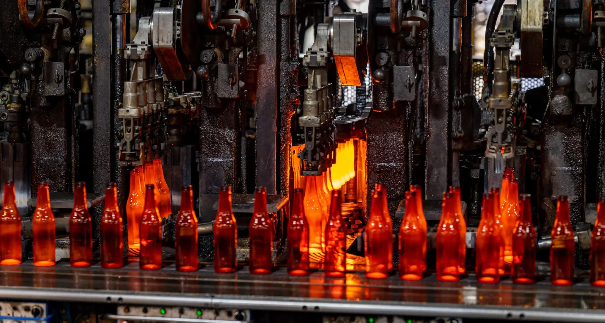 Vetro e lampade, firmata l’ipotesi di rinnovo: 206 euro nel triennio