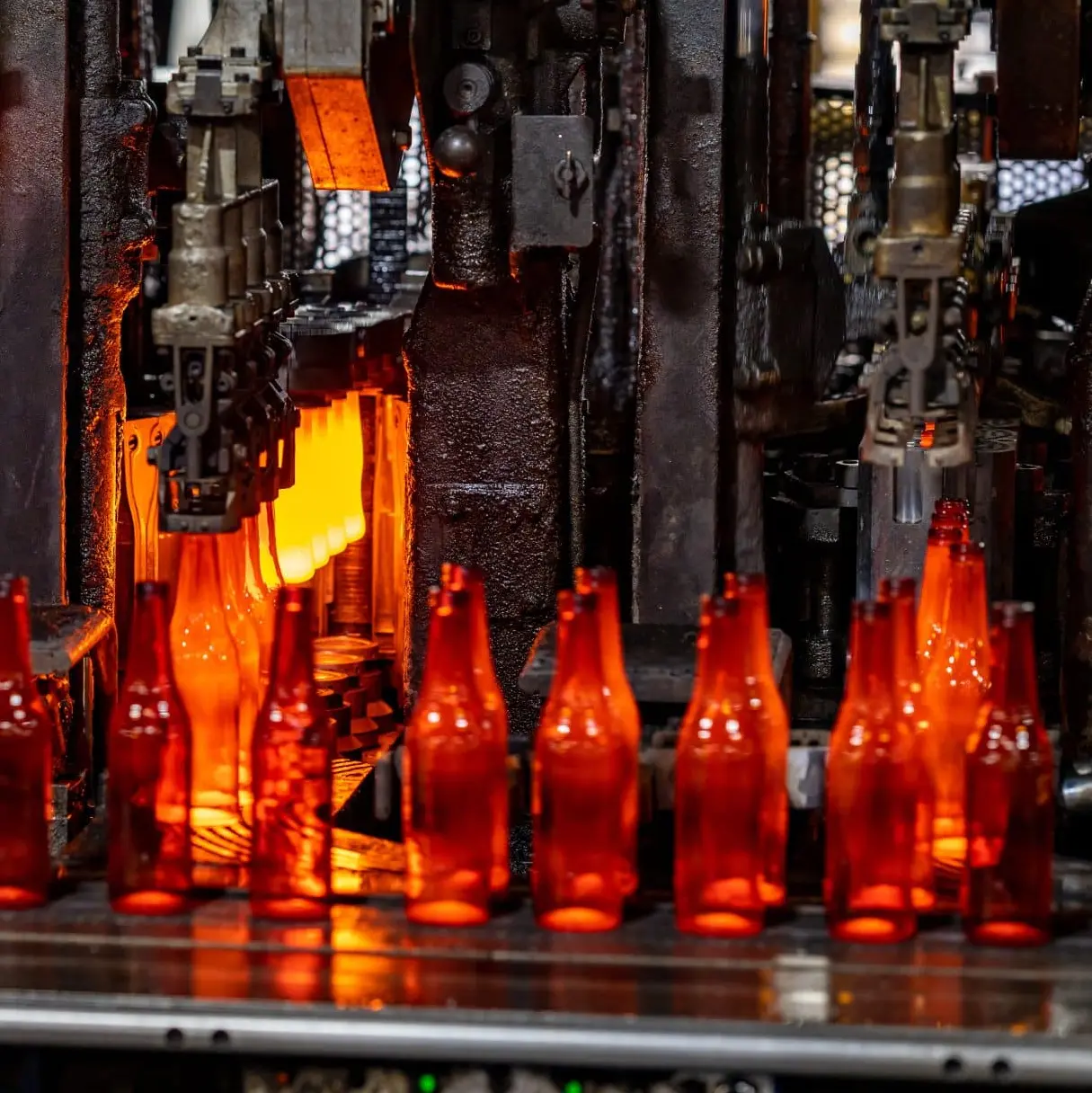 Vetro e lampade, firmata l’ipotesi di rinnovo: 206 euro nel triennio