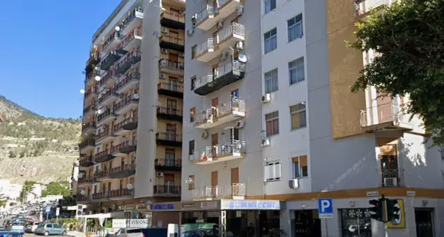 Palermo, strage sul lavoro. Morti due operai caduti da una gru