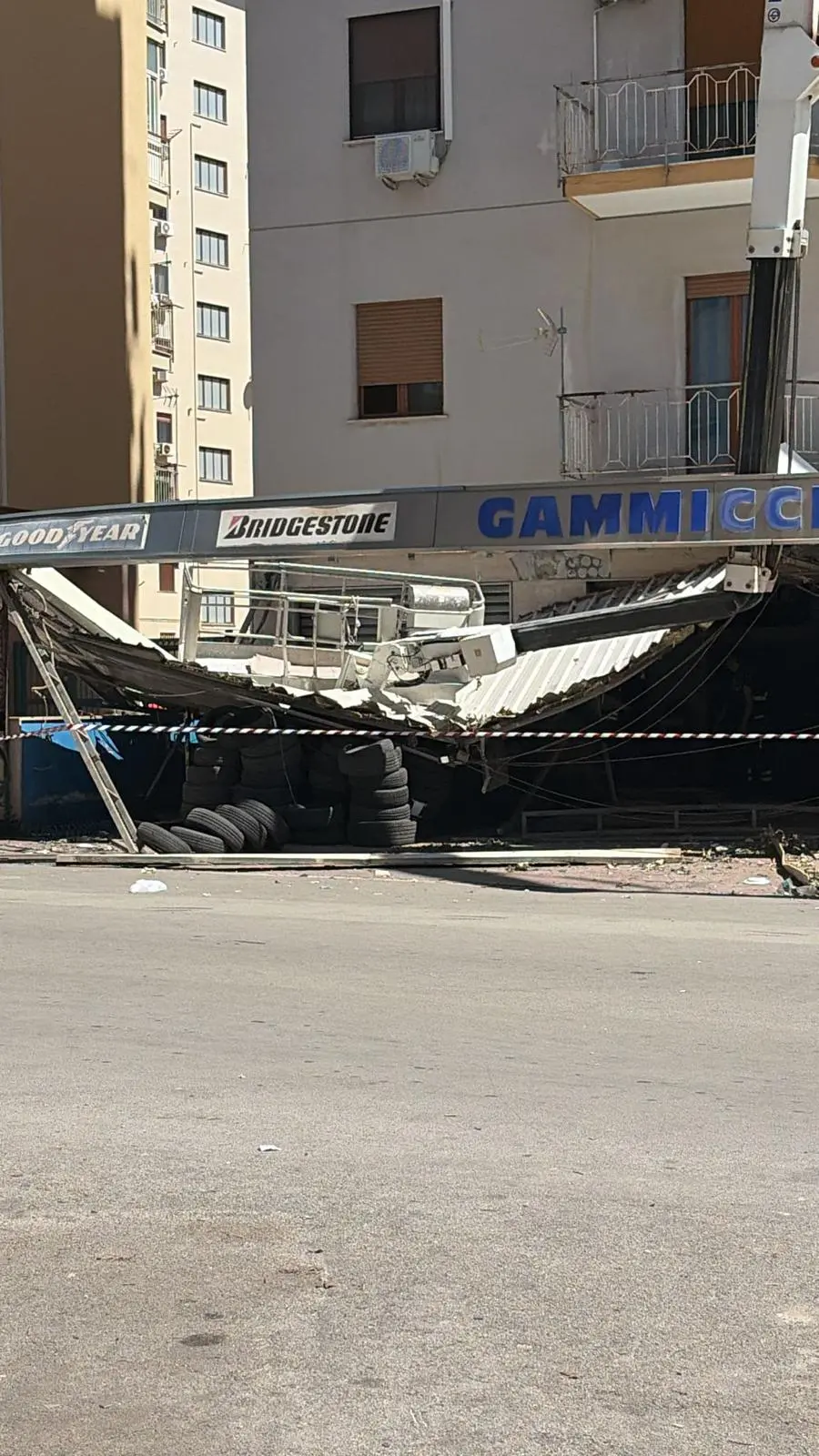 Palermo, morti due operai caduti da una gru