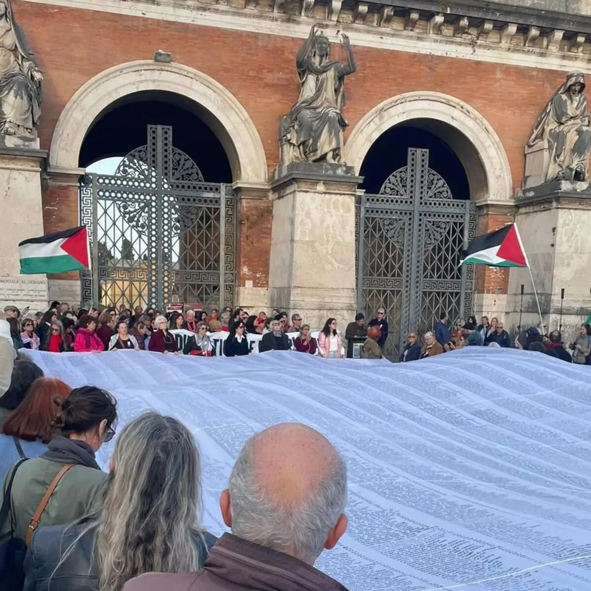 Un sudario per i bambini di Gaza