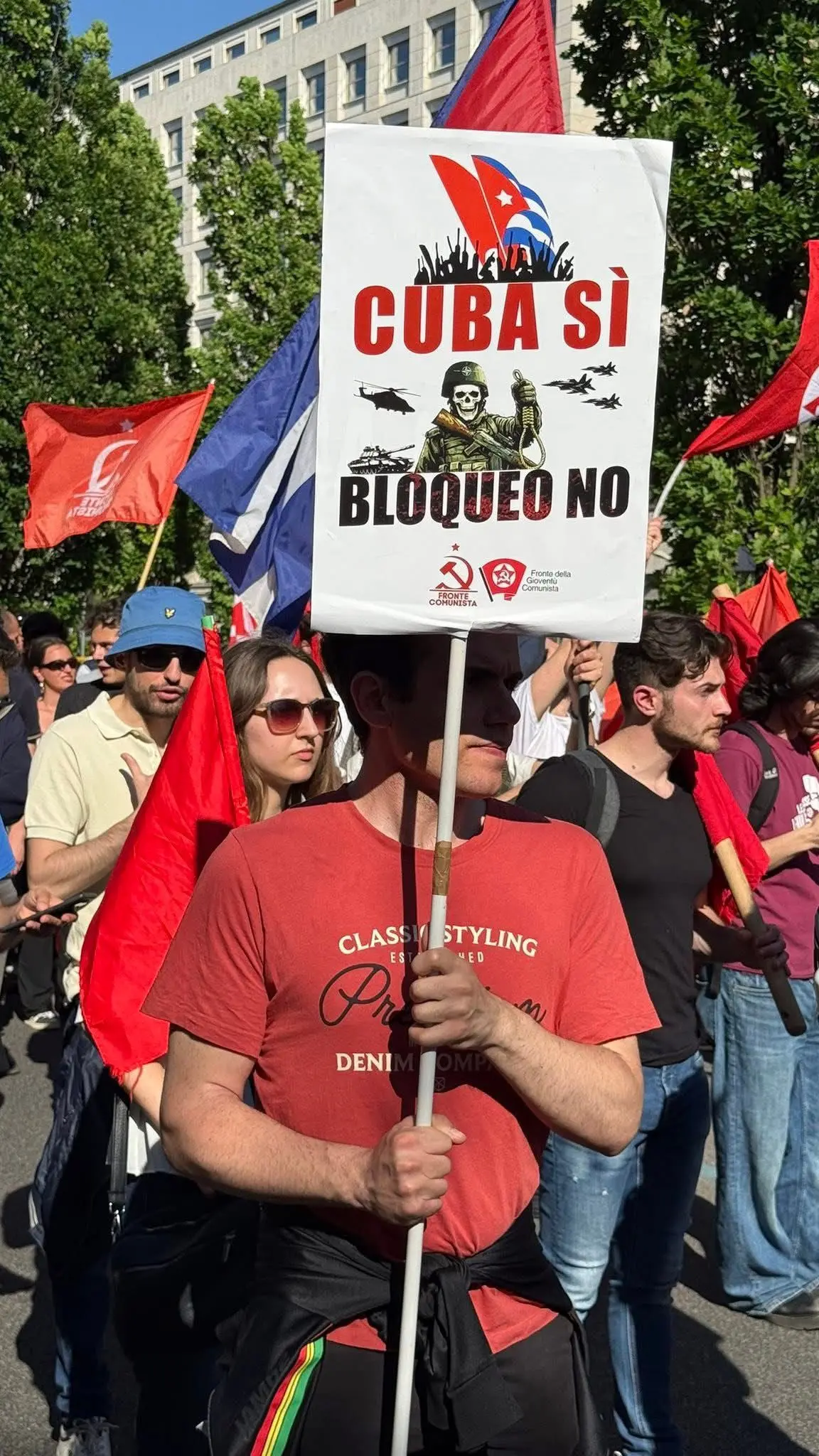 Roma in piazza per Cuba: “Stop al bloqueo, no all’embargo Usa”