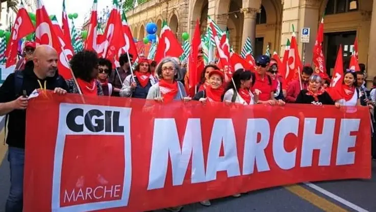 Cgil Marche: il 40% del reddito familiare va nella casa e sono in aumento gli sfratti