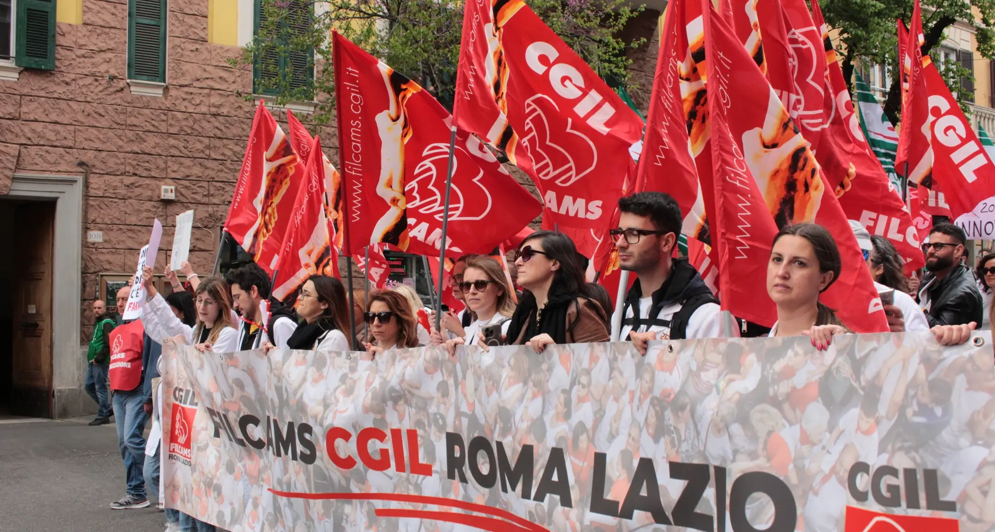 Nessunə è solə. Fare rete CONFilcams: consenso e autodeterminazione per l’Umanità del Lavoro