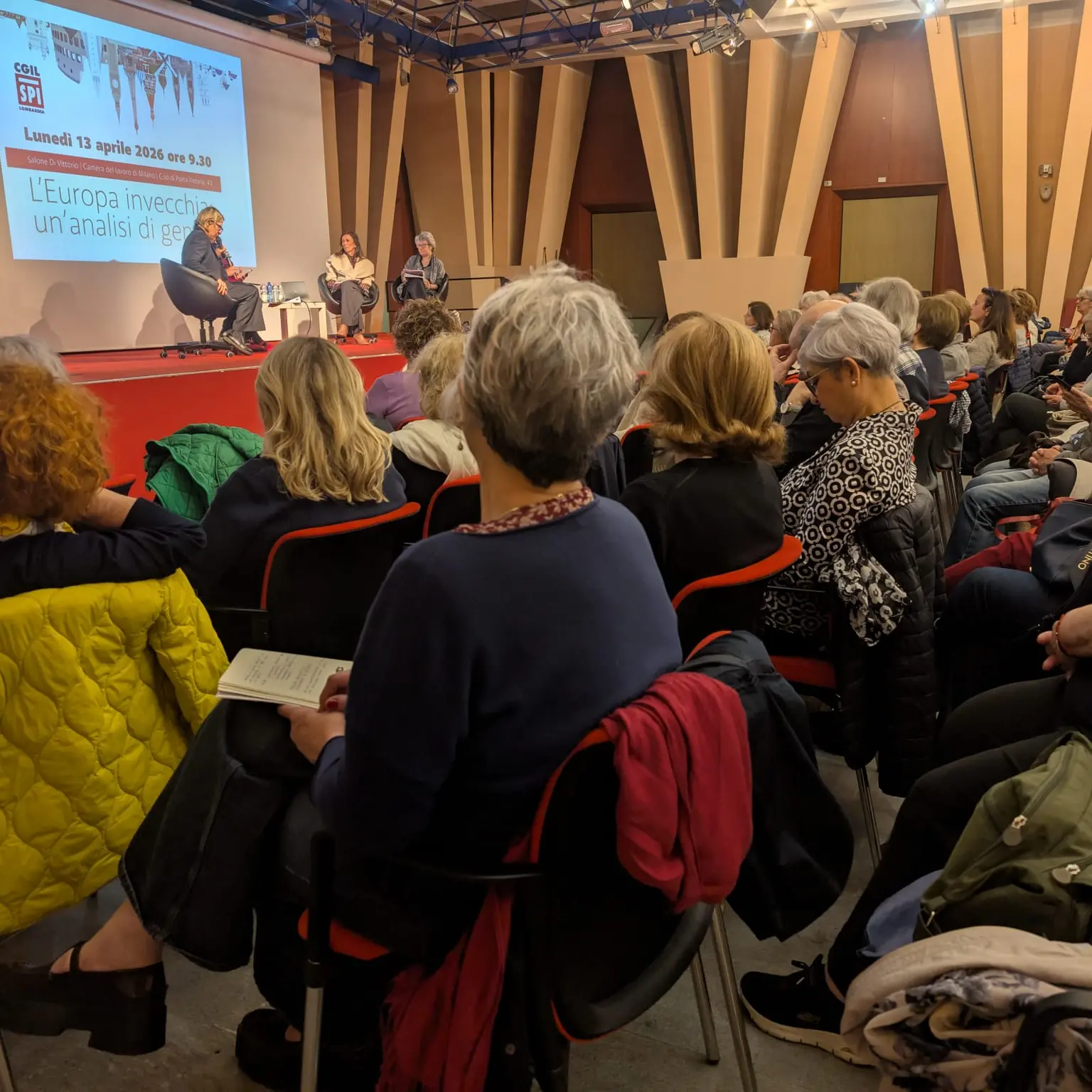 La condizione delle donne anziane deve tornare al centro delle politiche pubbliche