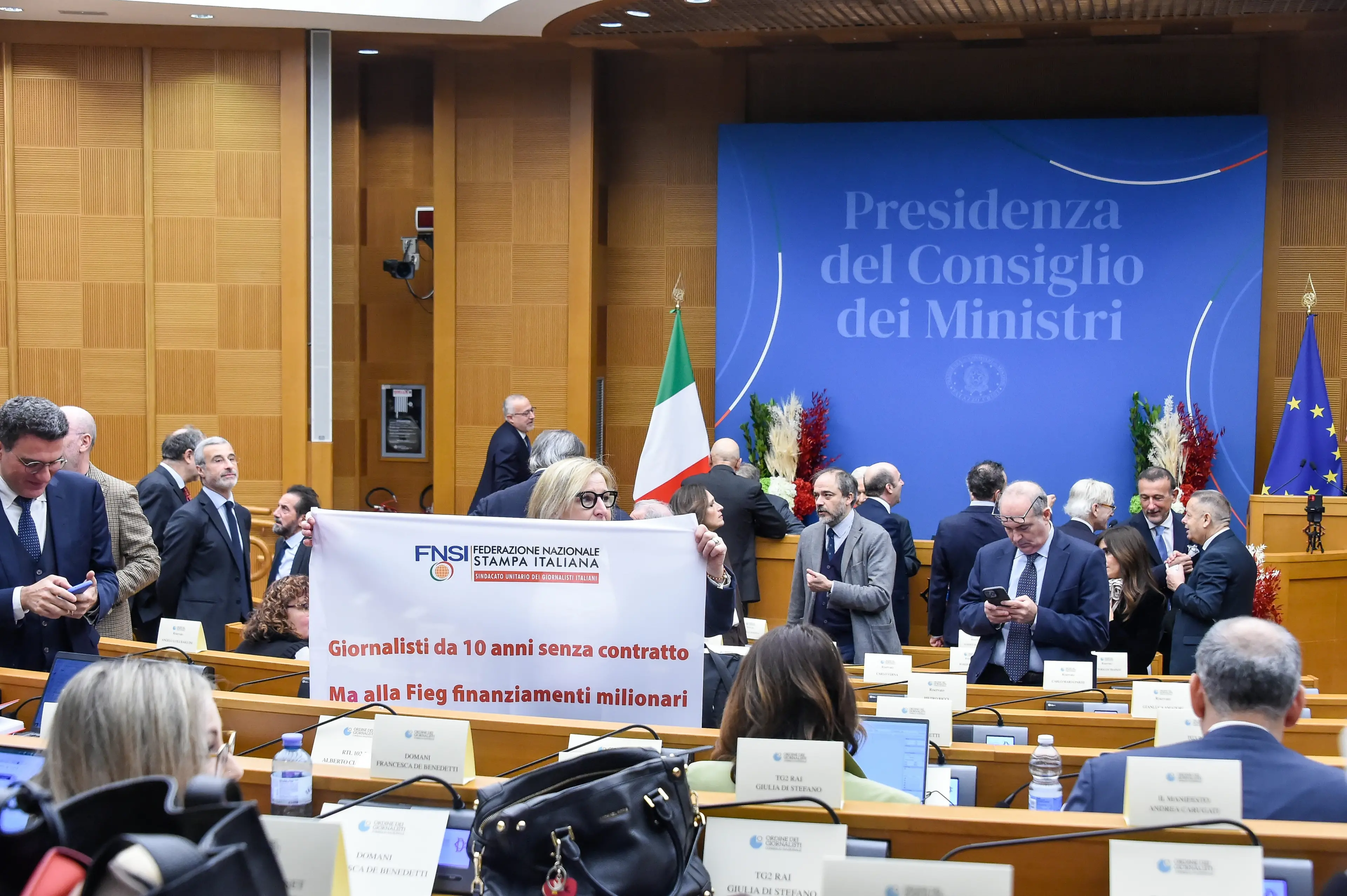 CONFERENZA STAMPA DI INIZIO ANNO DELLA PRESIDENTE DEL CONSIGLIO MELONI, GIORNALISTI DA 10 ANNI SENZA CONTRATTO MA ALLA FIEG FINANZIAMENTI MILIONARI