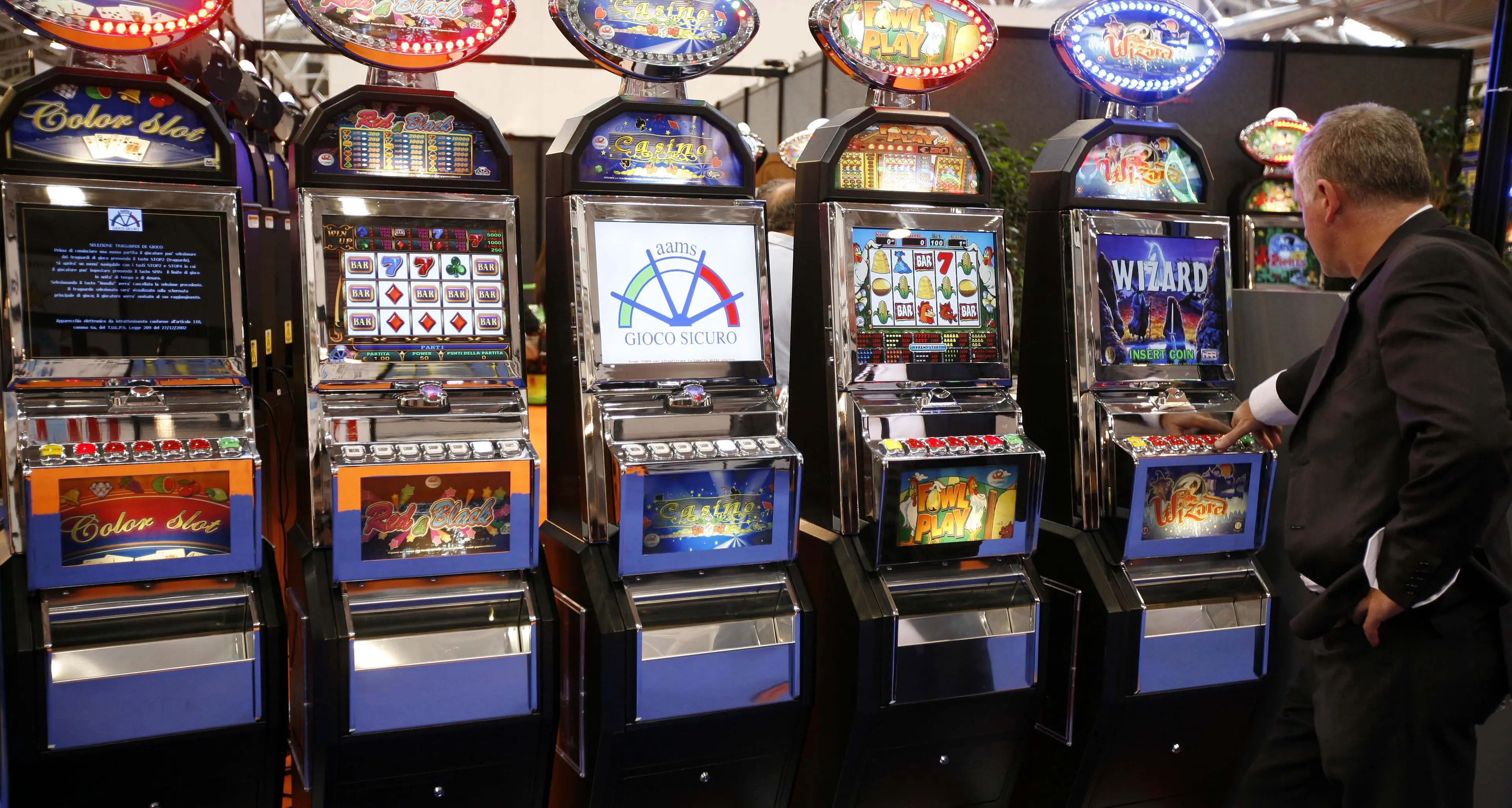 Esplode il gioco d’azzardo, la politica è complice