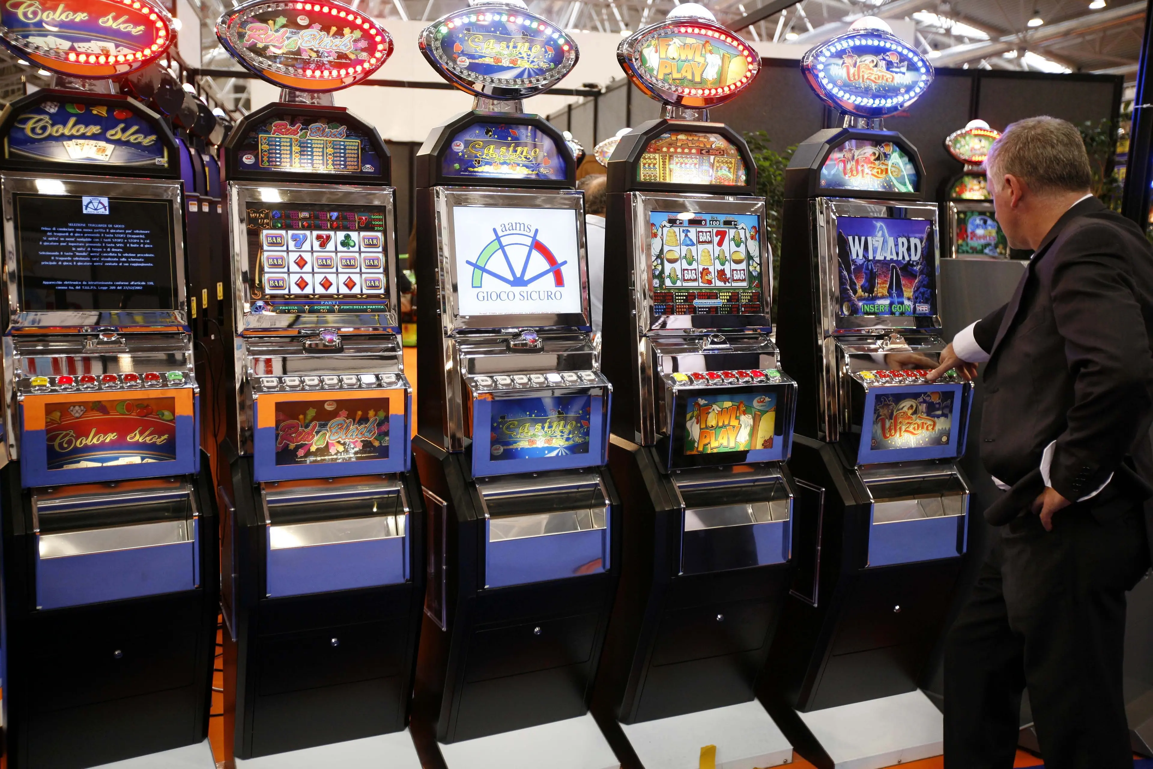 Esplode il gioco d’azzardo, la politica è complice