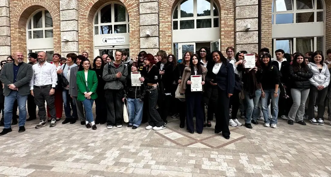 Macerata, premiato il concorso “Benvenuti nella giungla! Un progetto di orientamento al lavoro”